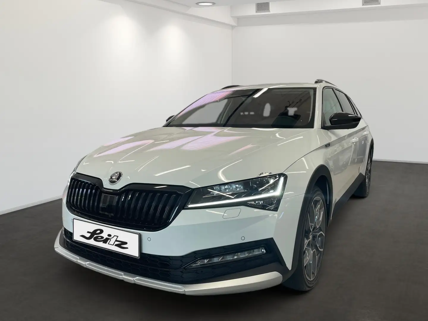 Skoda Superb Combi 2.0 TDI 4x4 Scout Final Edition *AHK*NAVI*KA Weiß - 2