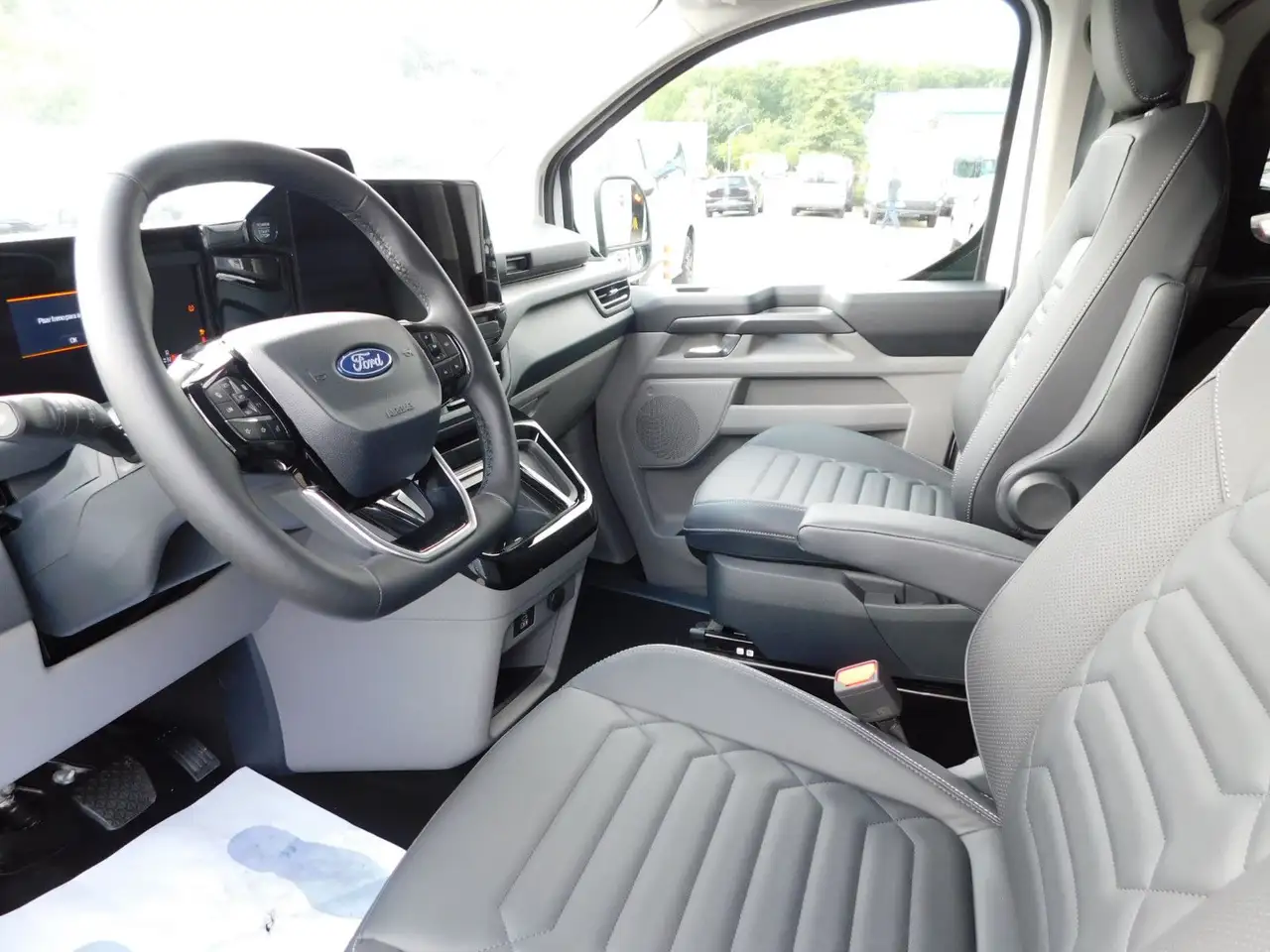 Ford Tourneo Custom 2026 — фото 15