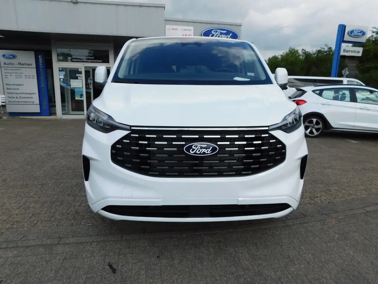 Ford Tourneo Custom 2026 — фото 12