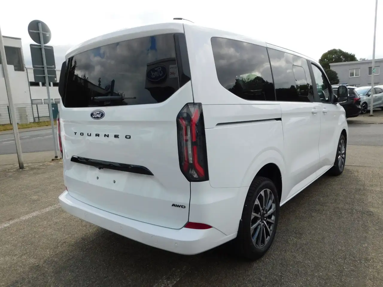 Ford Tourneo Custom 2026 — фото 6