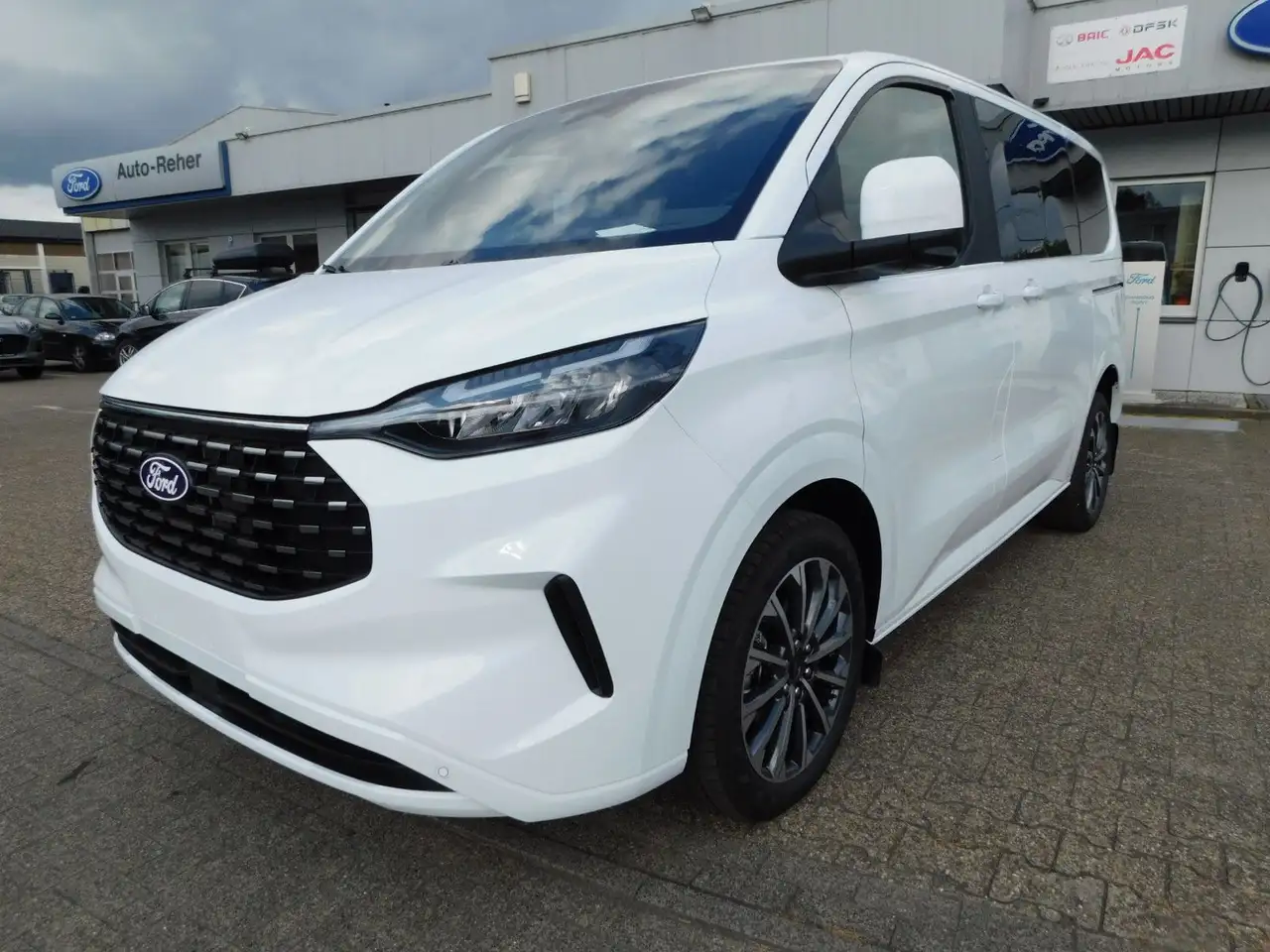 Ford Tourneo Custom 2026 — фото 11