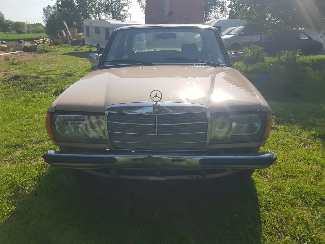 Mercedes-Benz Baureihe 123 200 D, foto 1