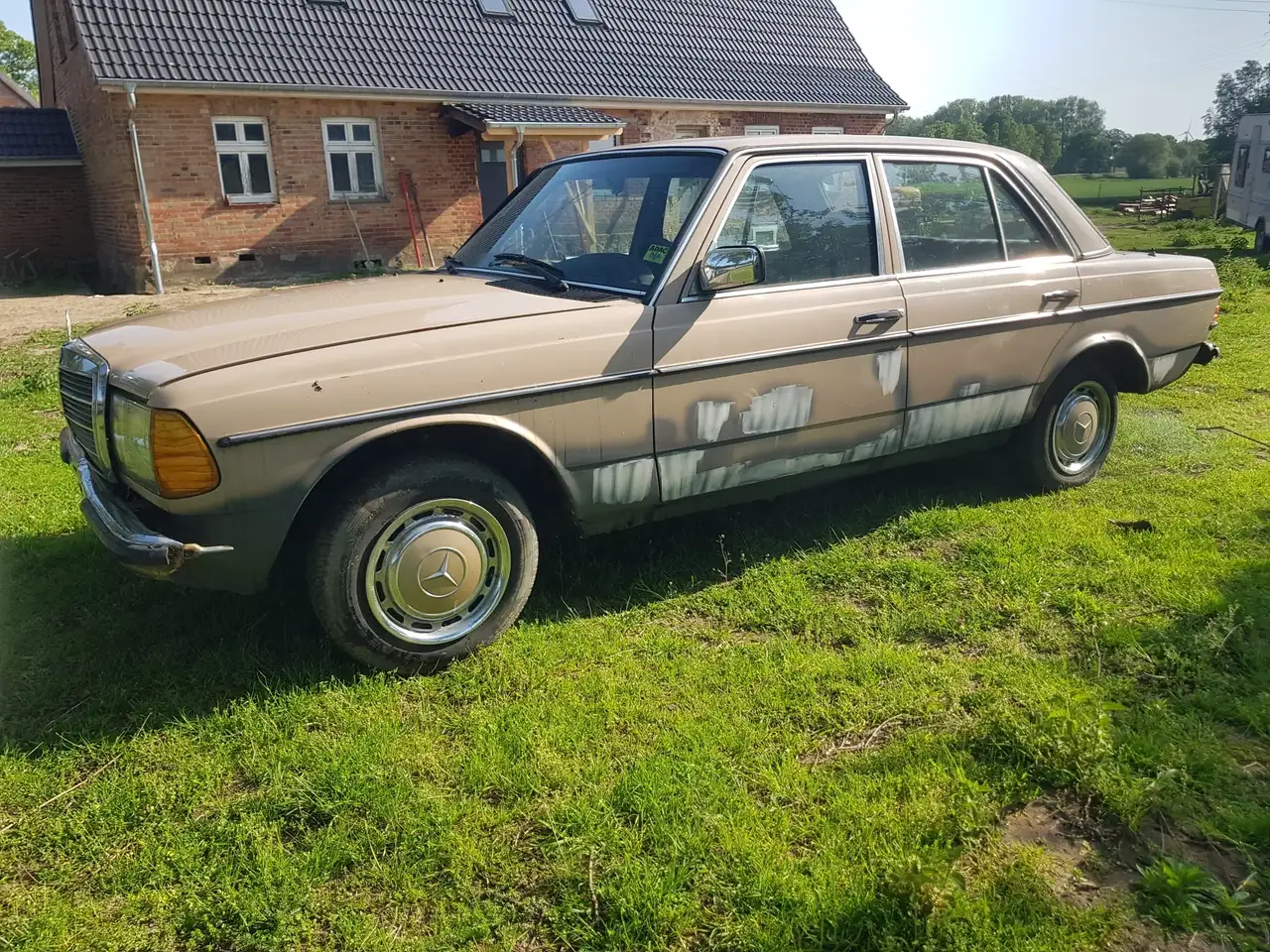 Mercedes-Benz Baureihe 123 200 D, foto 2