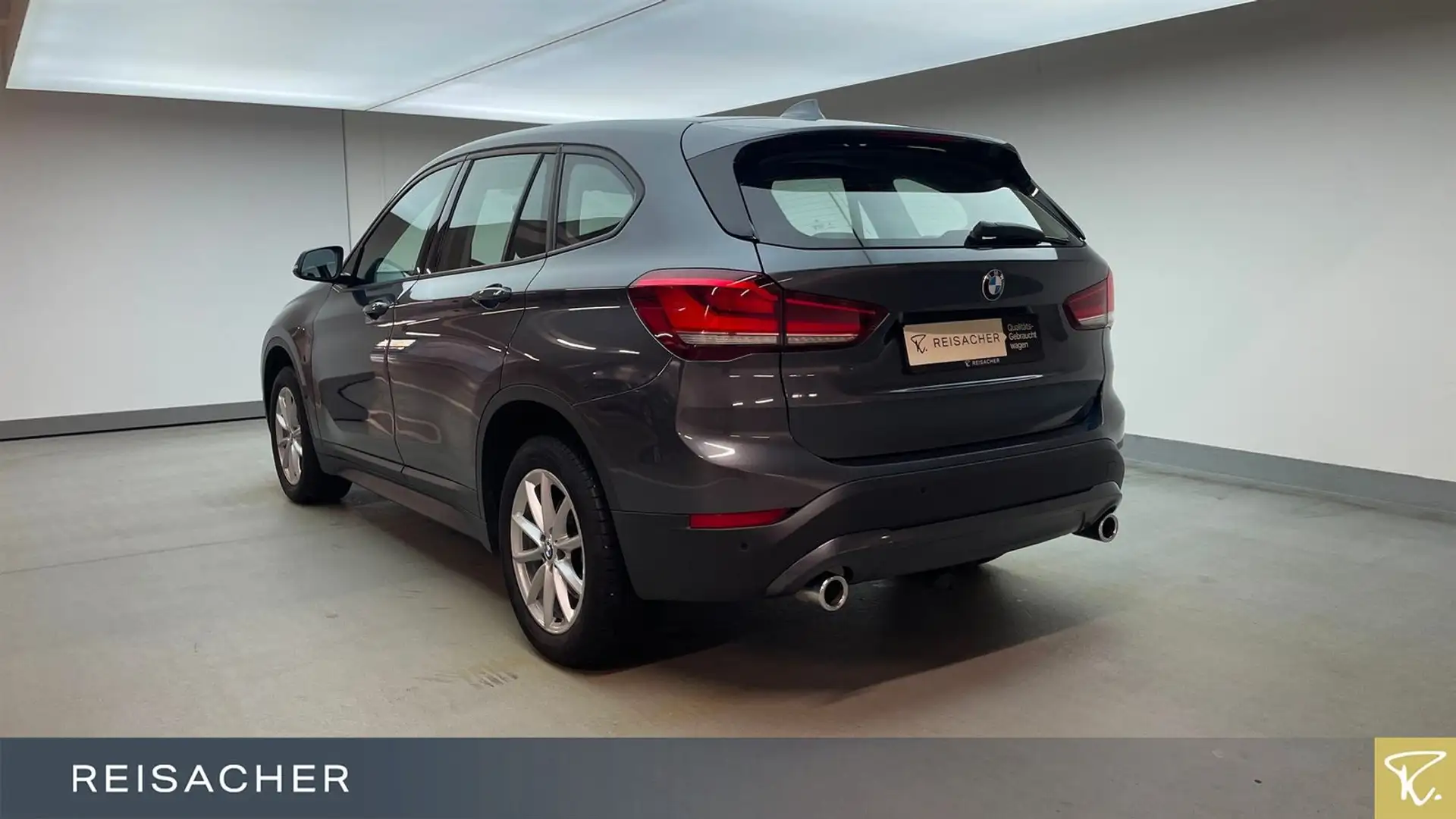 BMW X1 sDrive18dA AHK,LED,KliA,SH,DAB Grau - 2