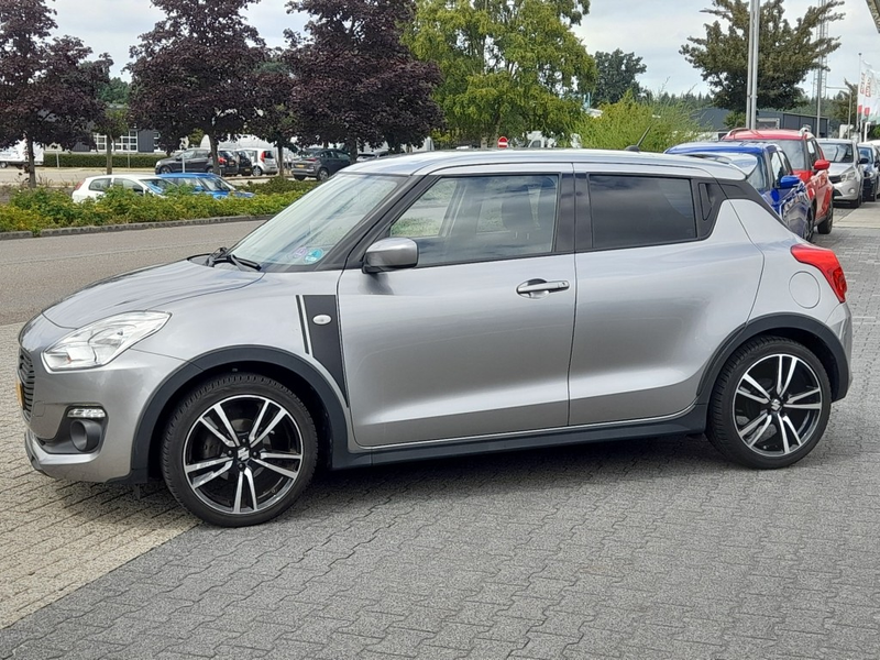 Suzuki Swift 1.2 SPORTLINE A/T TREKHAAK CARPLAY CAMERA — photo 3