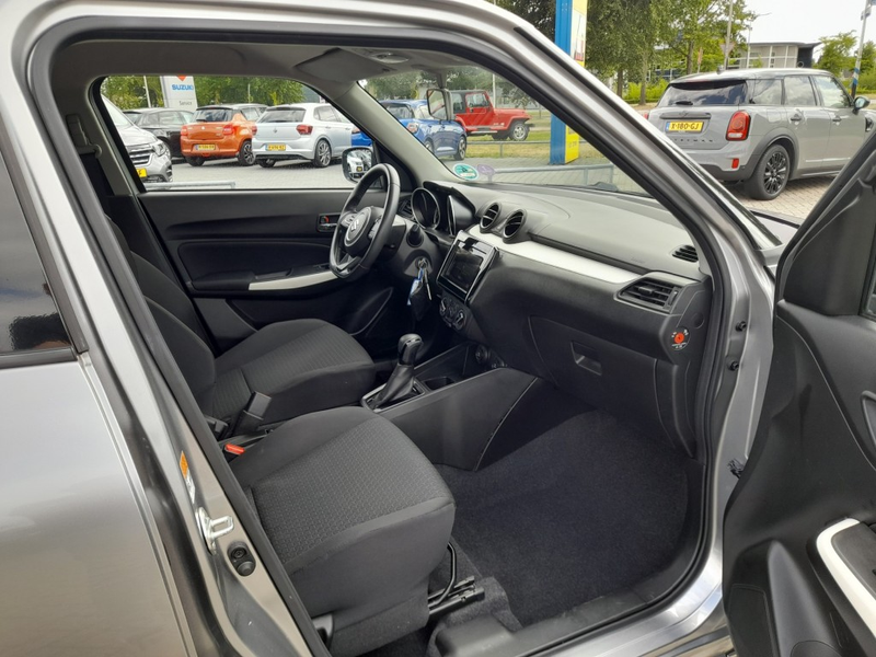 Suzuki Swift 1.2 SPORTLINE A/T TREKHAAK CARPLAY CAMERA — photo 15
