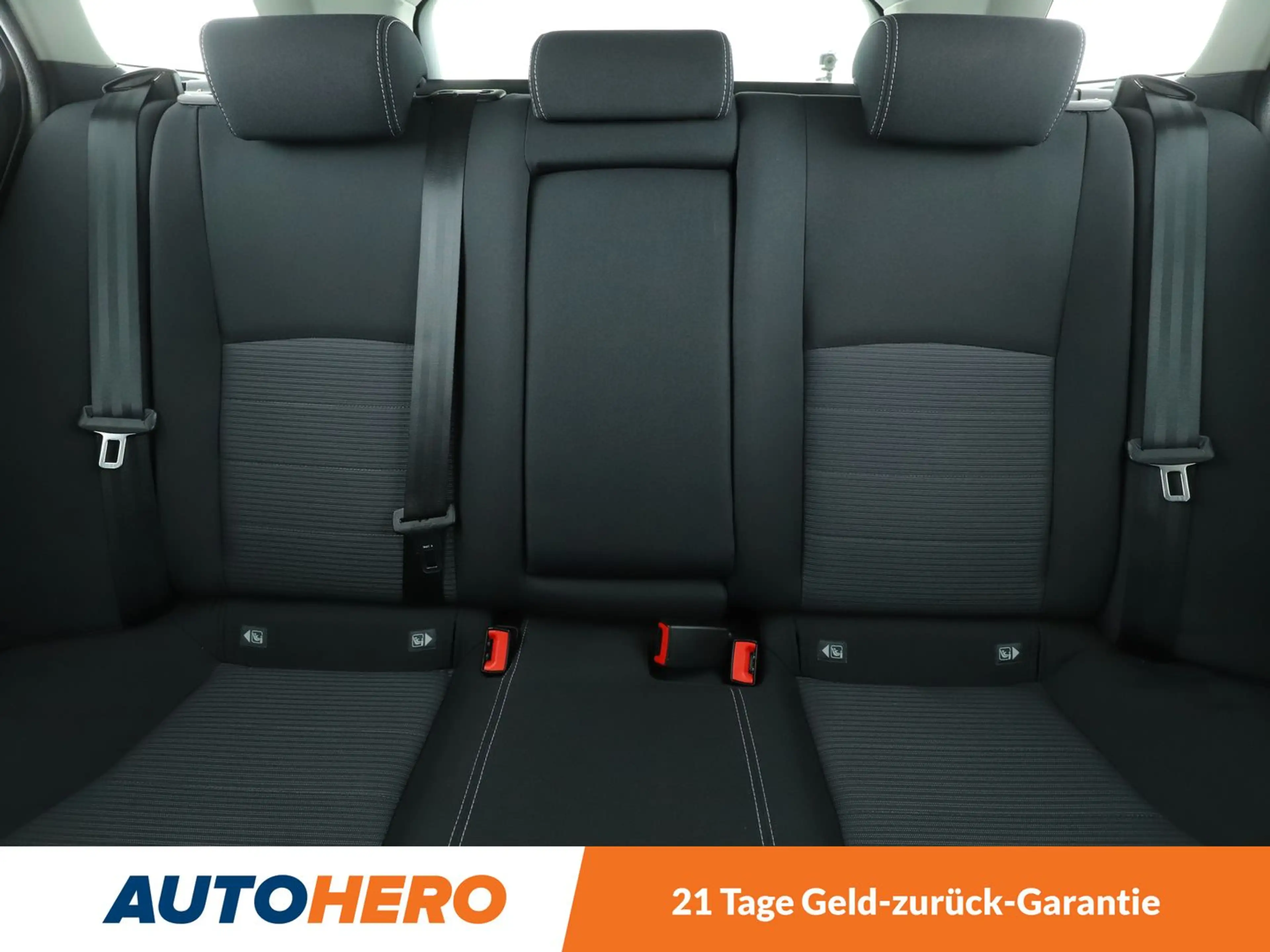 Toyota Avensis 1.8 Aut.*NAVI*SPUR*TEMPO*PANO*CAM*KLIMA* — photo 13