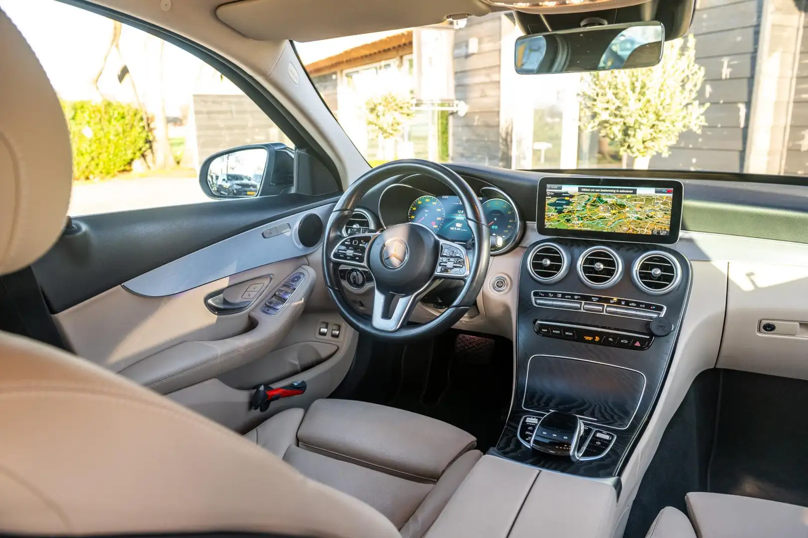 Mercedes-Benz C 300 Estate e Luxury Automaat I Adaptive Cruise I Trekh Noir - 2