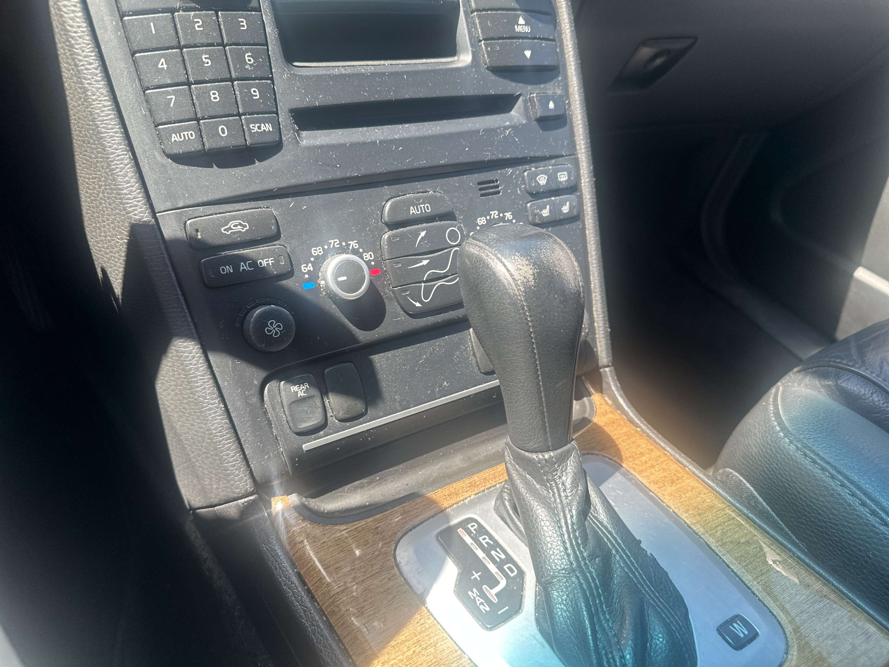 2008 Volvo XC90 base thumb 12