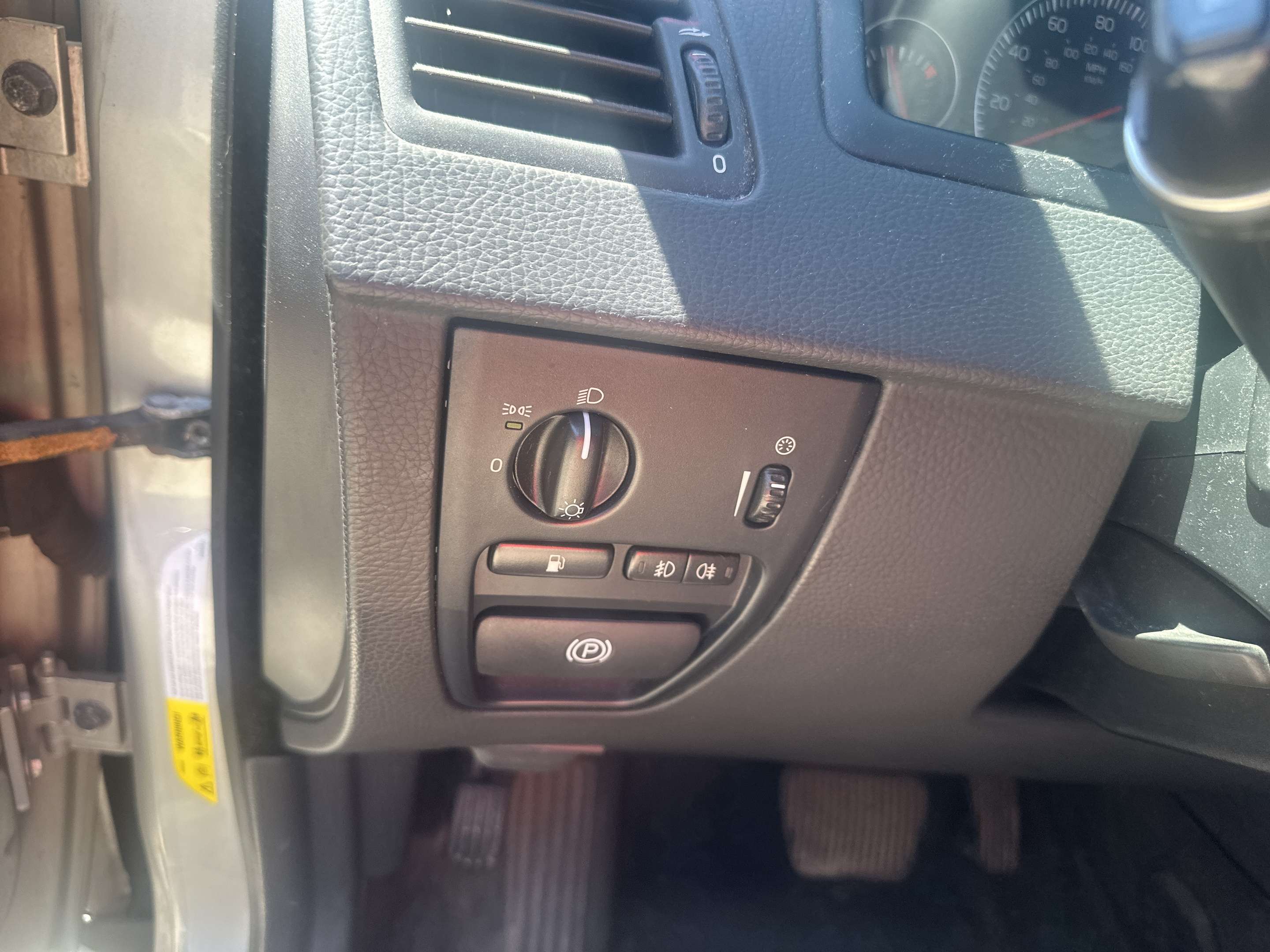 2008 Volvo XC90 base thumb 9
