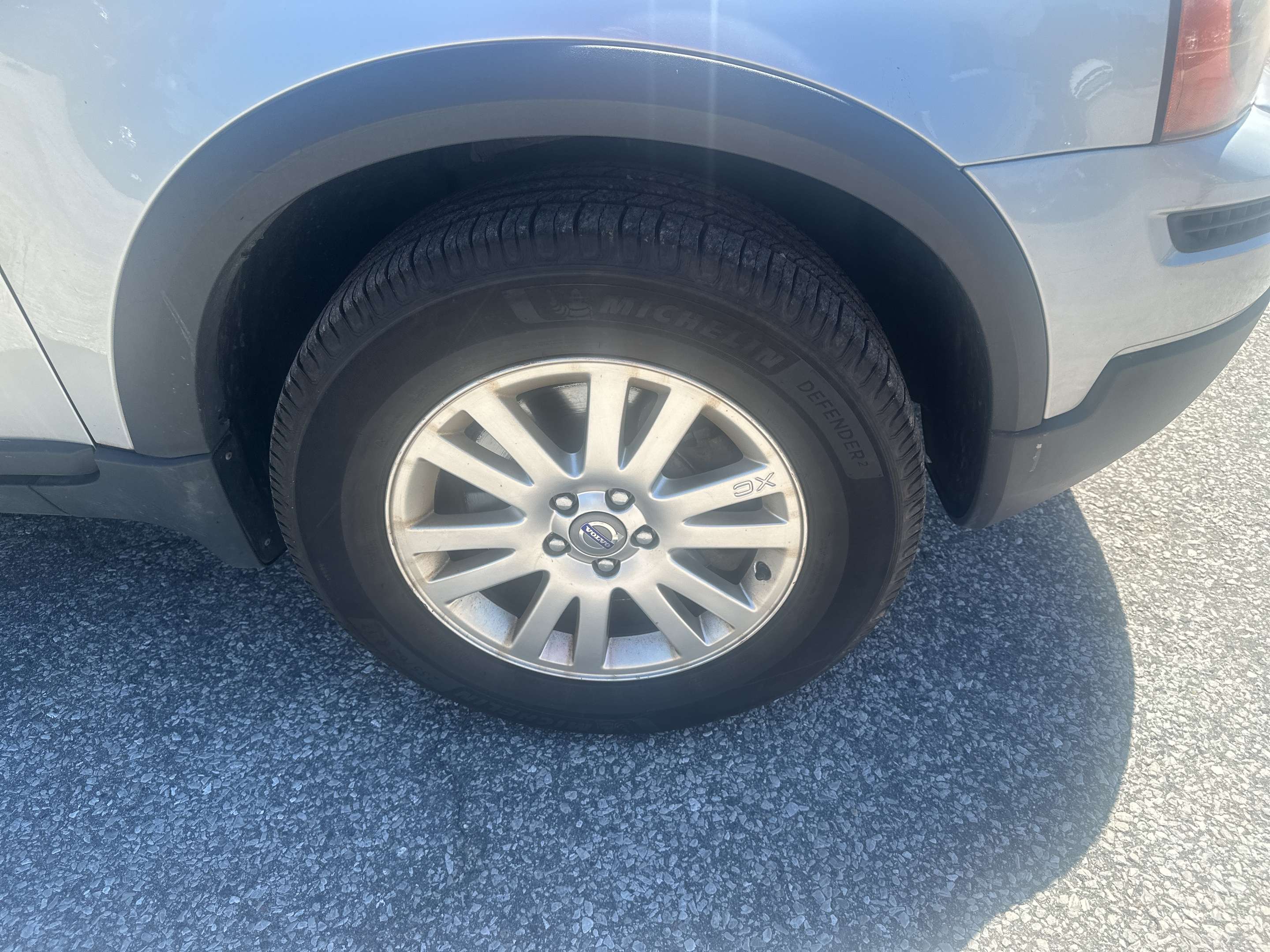 2008 Volvo XC90 base alt 3