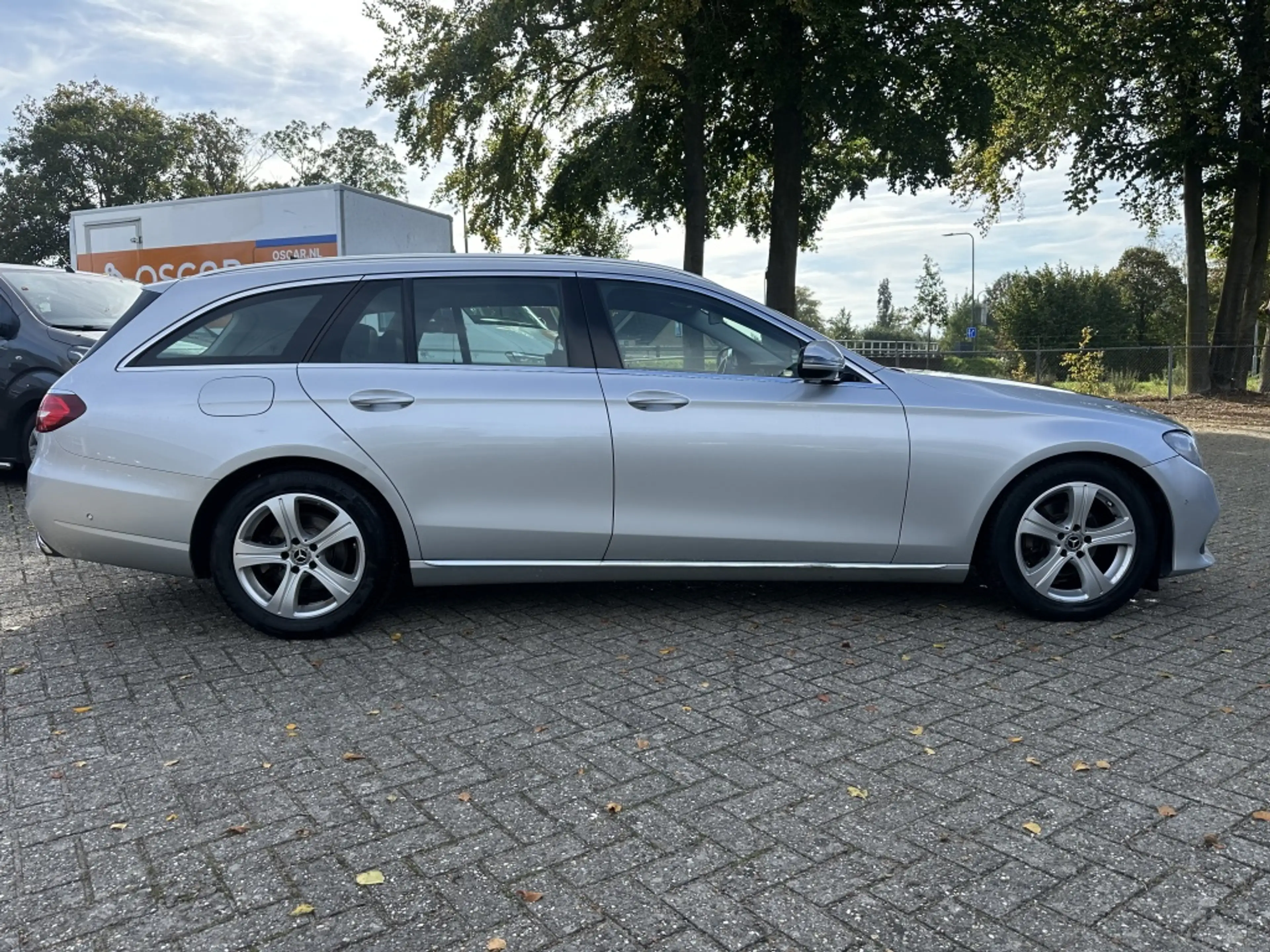 Mercedes-Benz E 220 Estate d Premium Plus — photo 9
