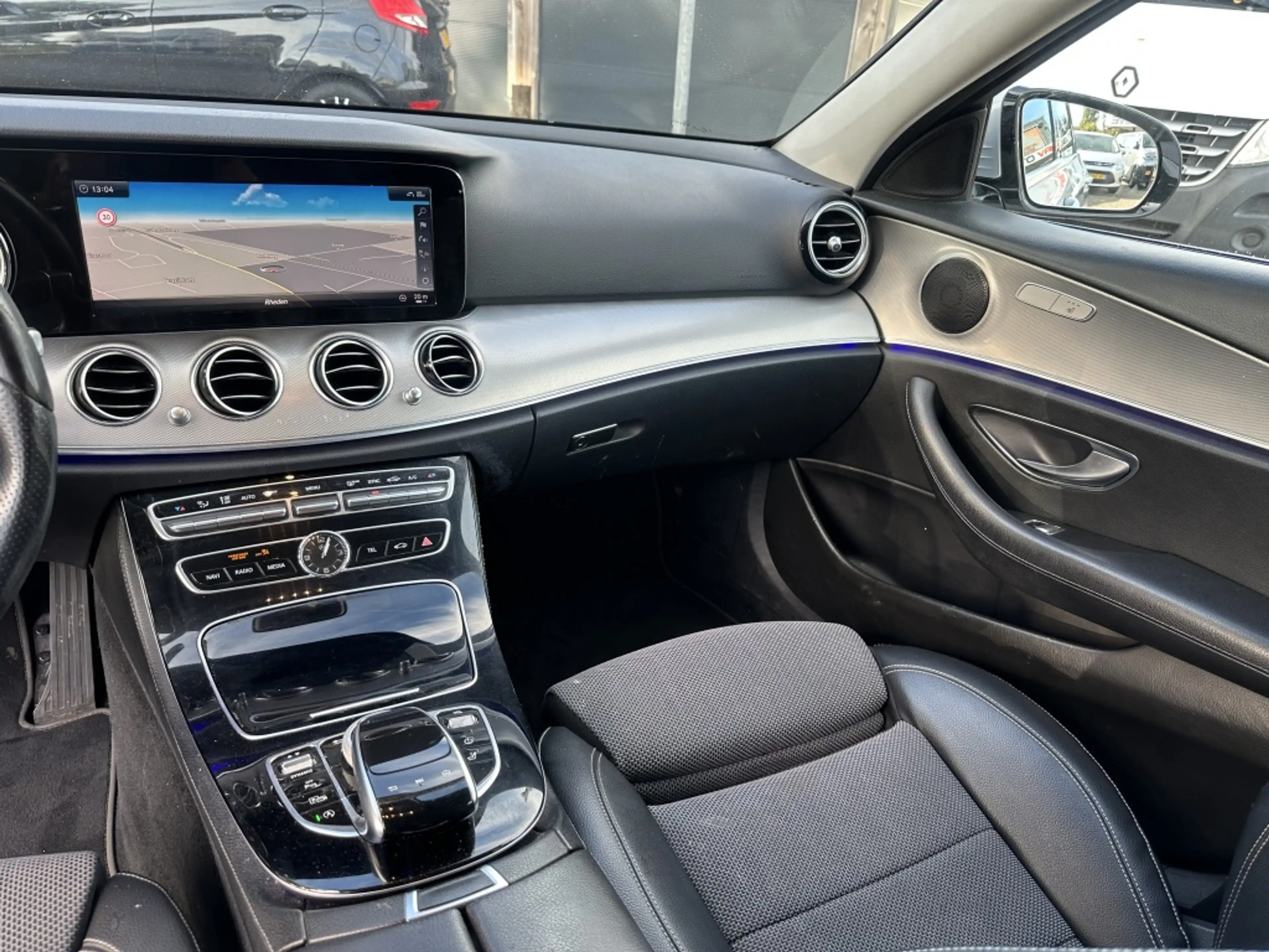 Mercedes-Benz E 220 Estate d Premium Plus — photo 14