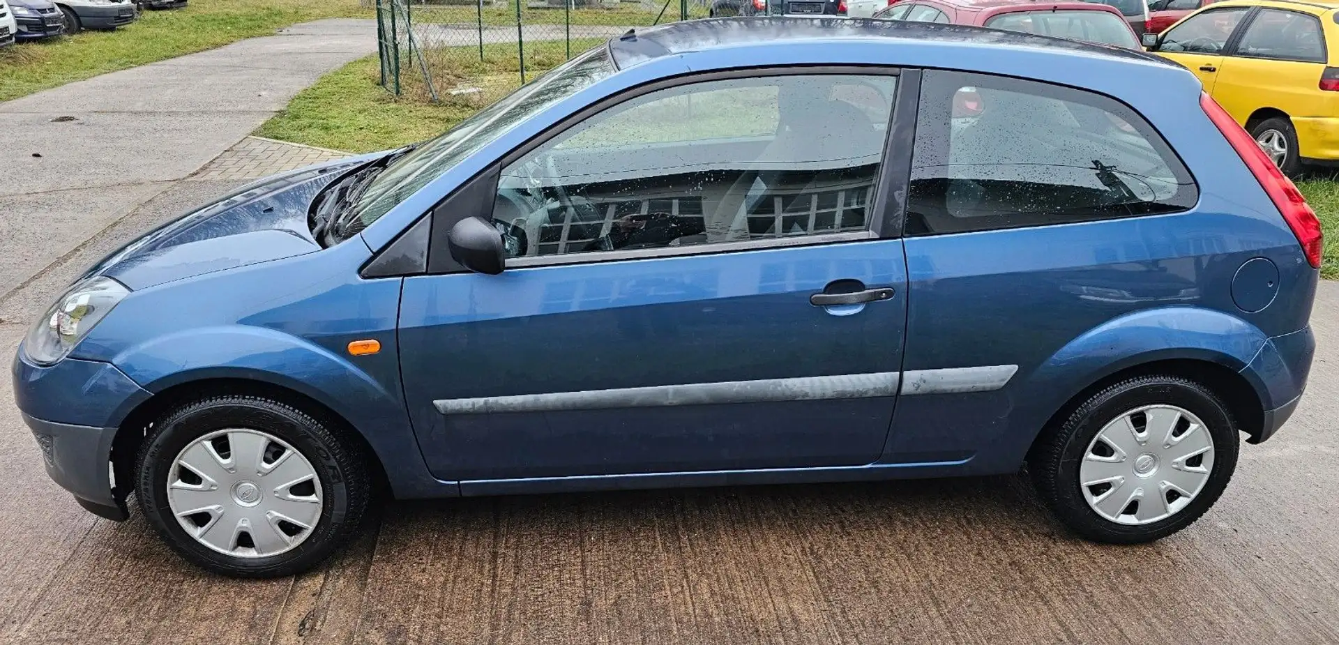 Ford Fiesta Blau - 1