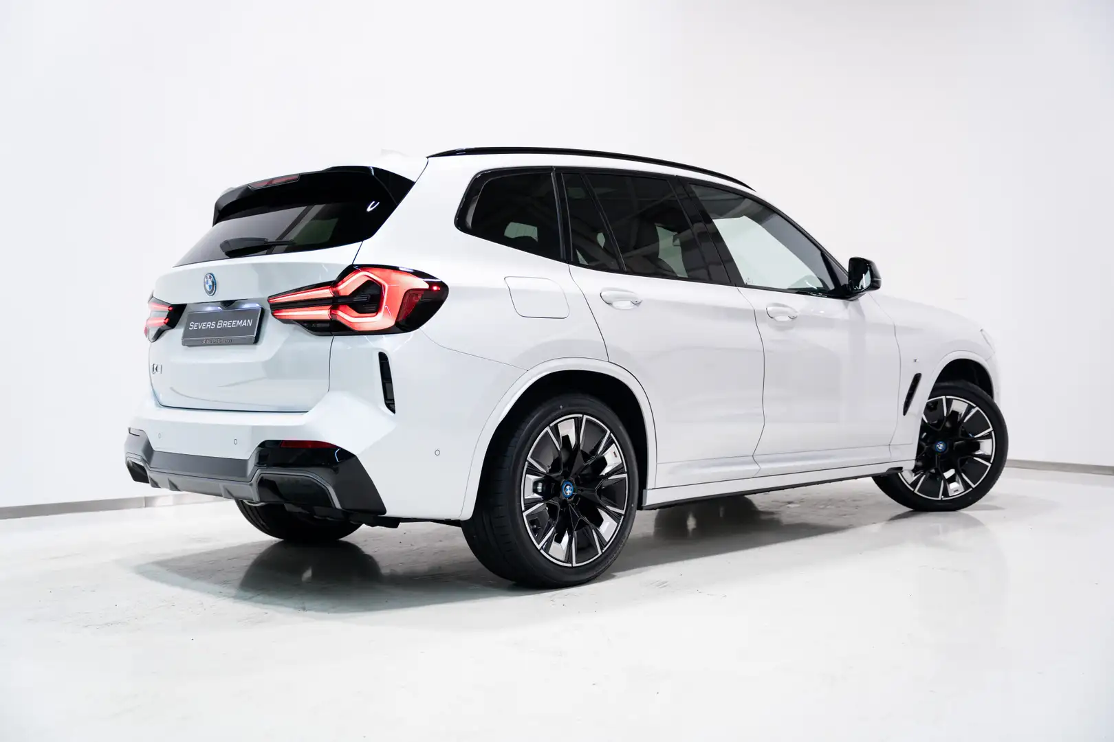 BMW iX3 Executive M Sportpakket Shadow Line White - 2