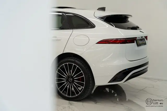 Jaguar F-Pace view 11