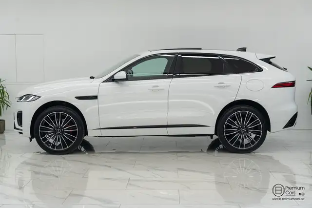 Jaguar F-Pace view 8
