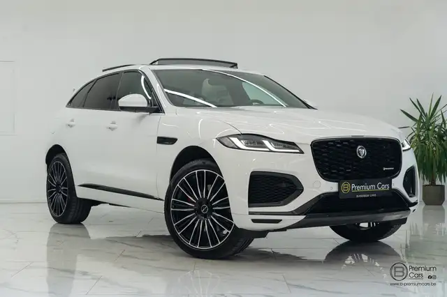 Jaguar F-Pace view 6