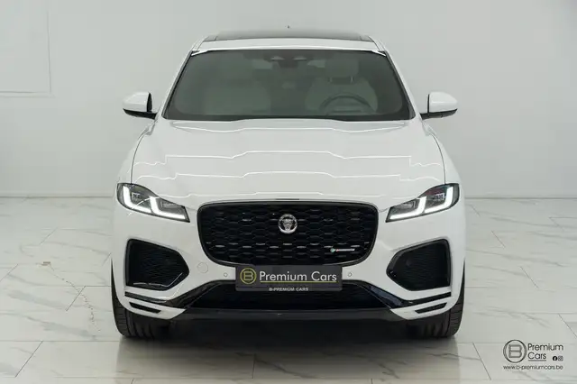 Jaguar F-Pace view 4