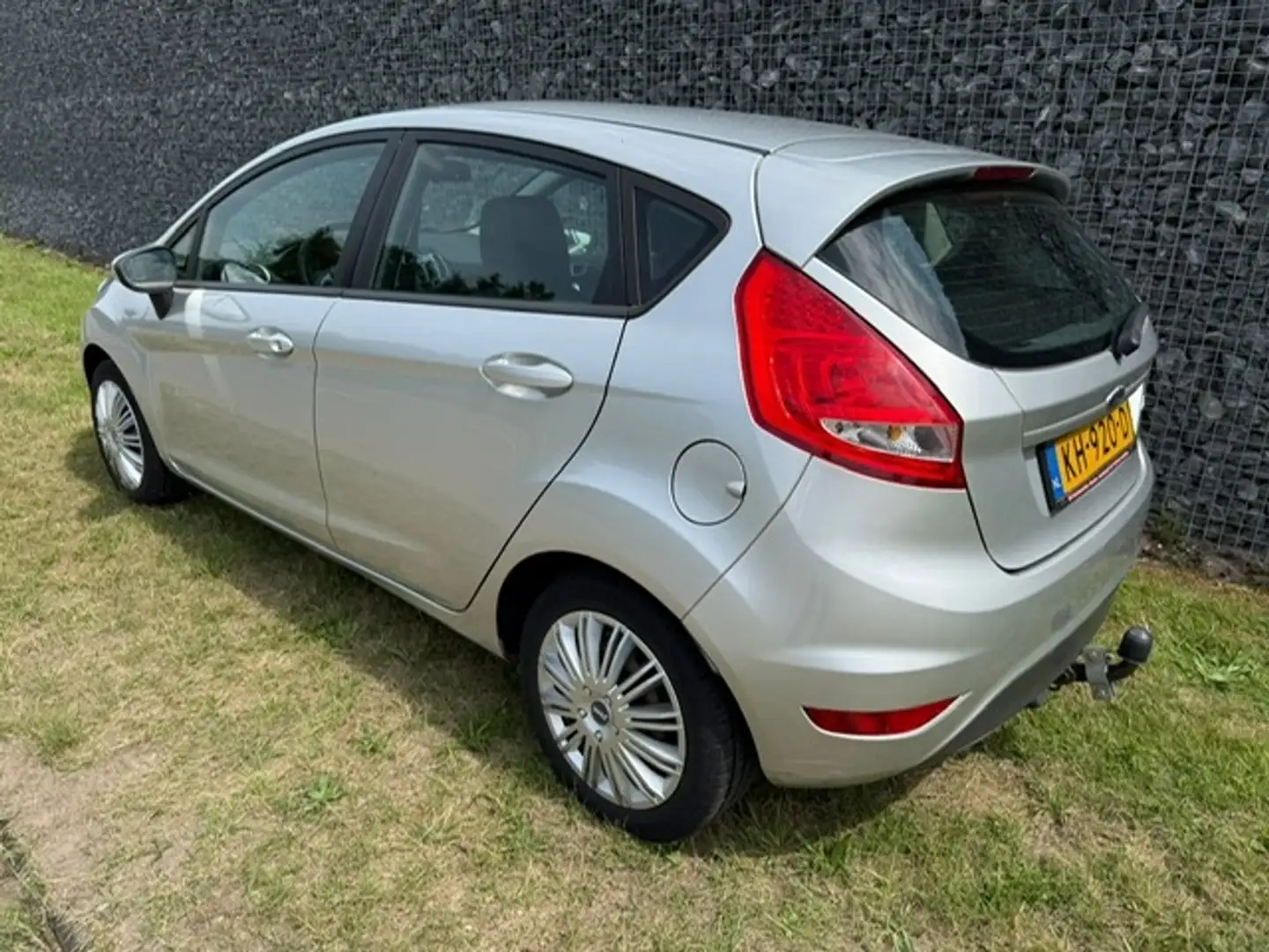 Ford Fiesta 1.25 Titanium Airco/Trekhaak Gri - 2