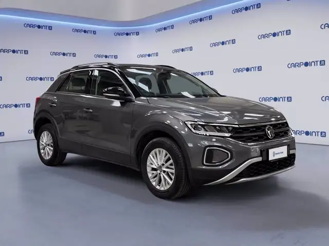 Volkswagen T-Roc view 8