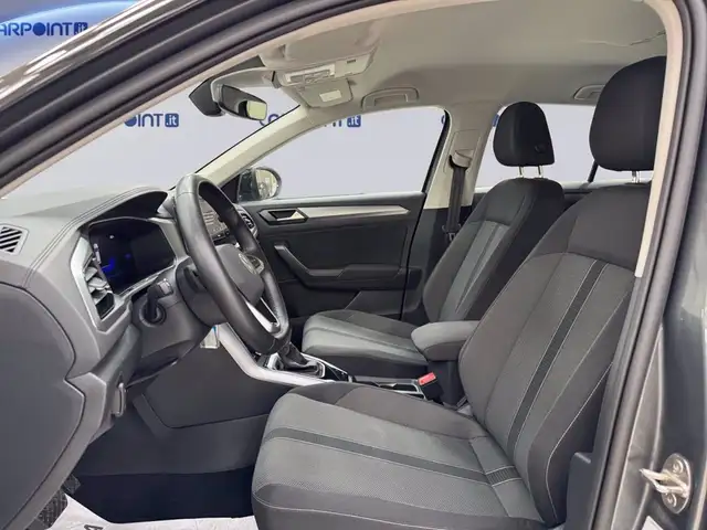 Volkswagen T-Roc view 10