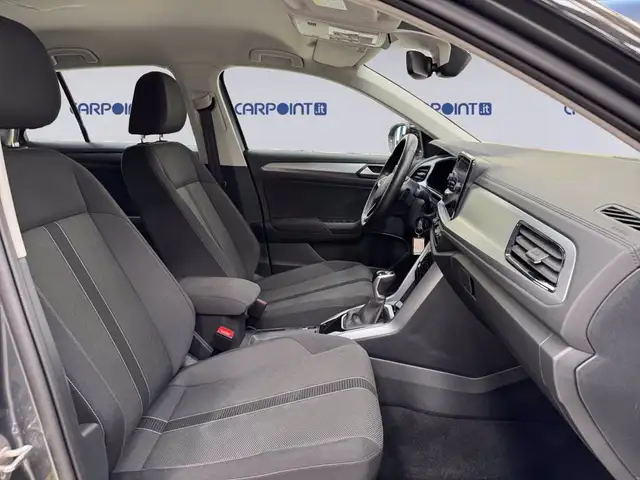 Volkswagen T-Roc view 16