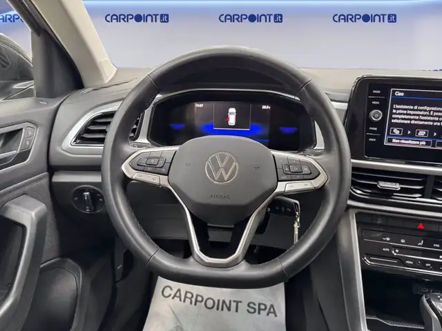 Volkswagen T-Roc view 13