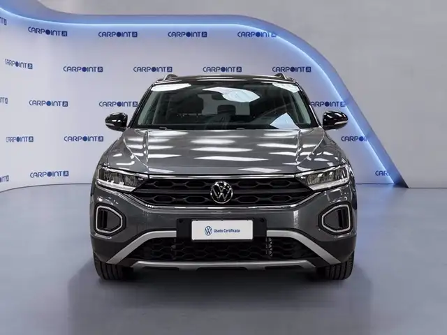 Volkswagen T-Roc view 9