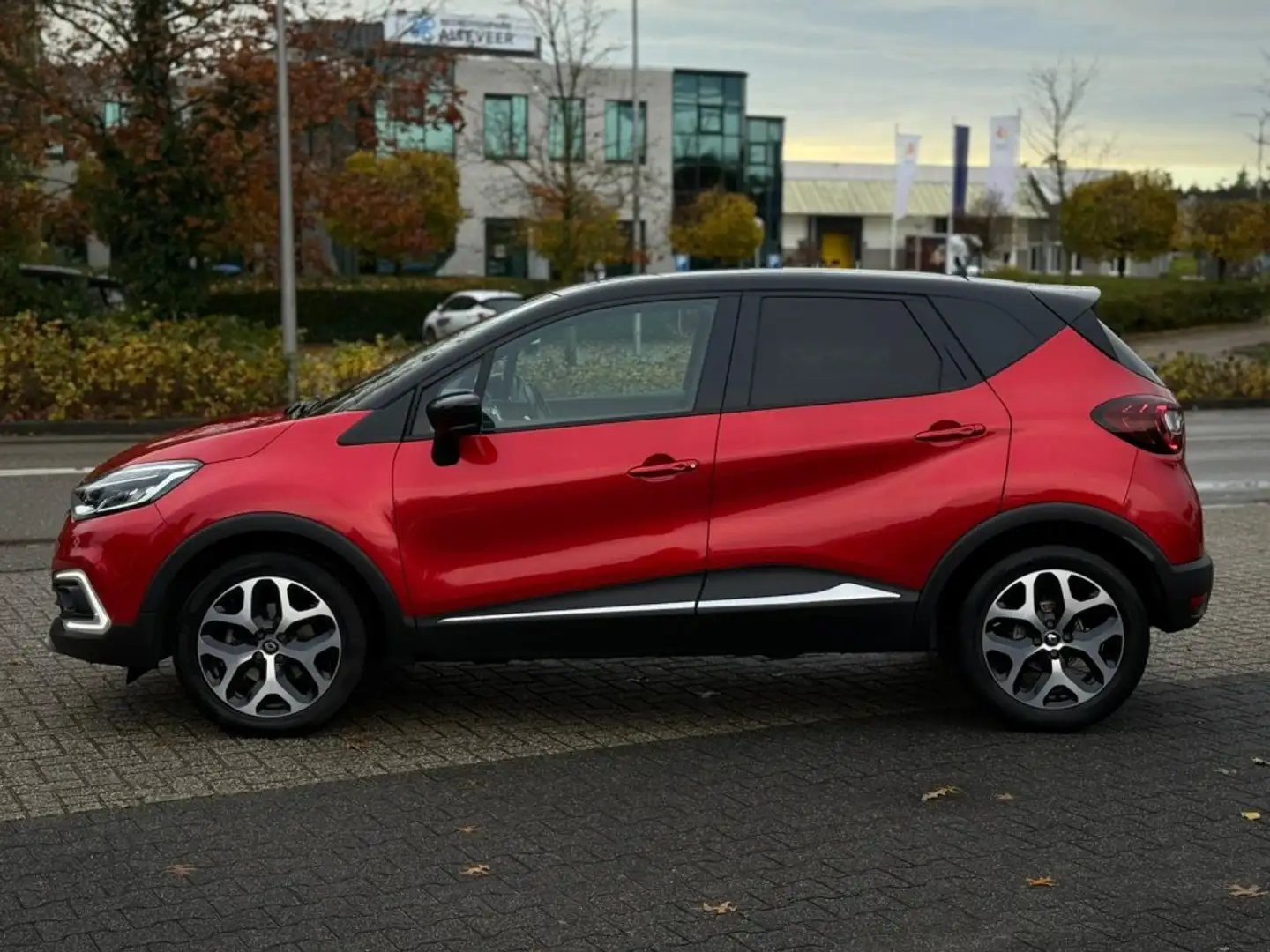 Renault Captur 1.2 TCE AUTOMAAT Rot - 2