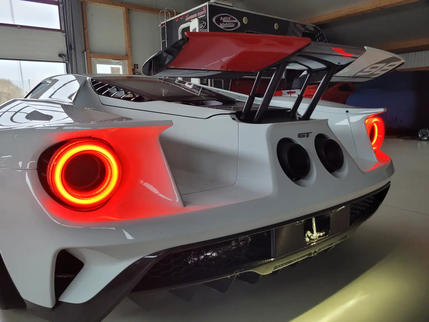 Ford GT HERITAGE- EDITION Blanco - 1
