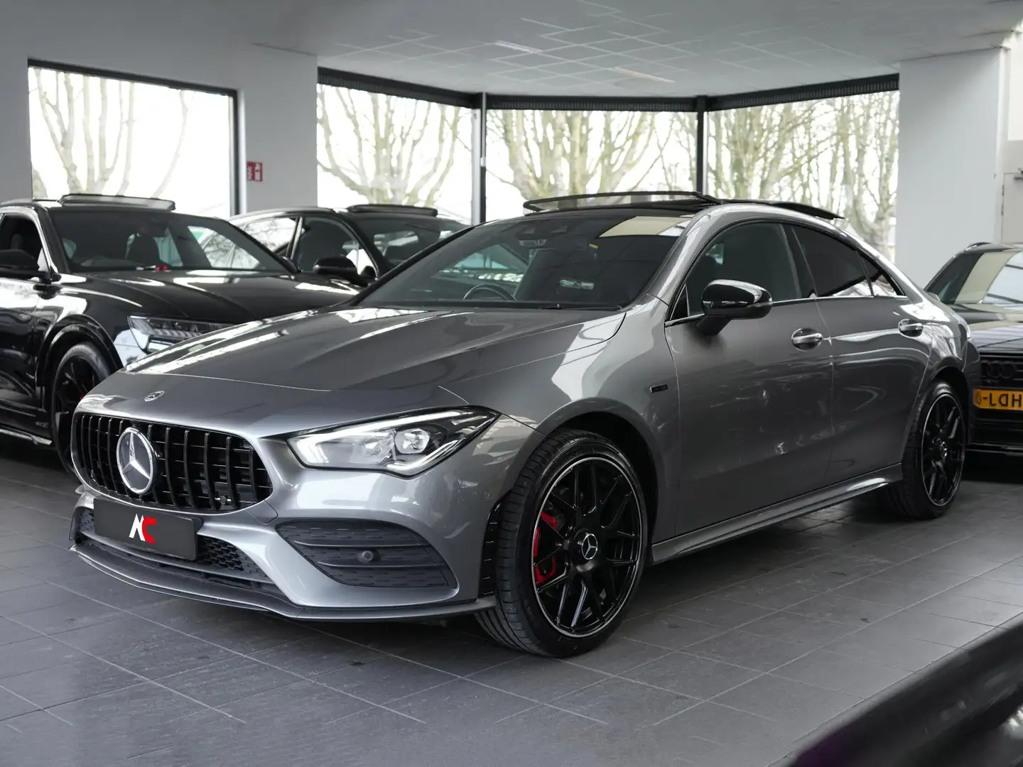 Mercedes-Benz CLA 250 e AMG 45S | SFEER | PANO | CAMERA | 45S Gris - 1