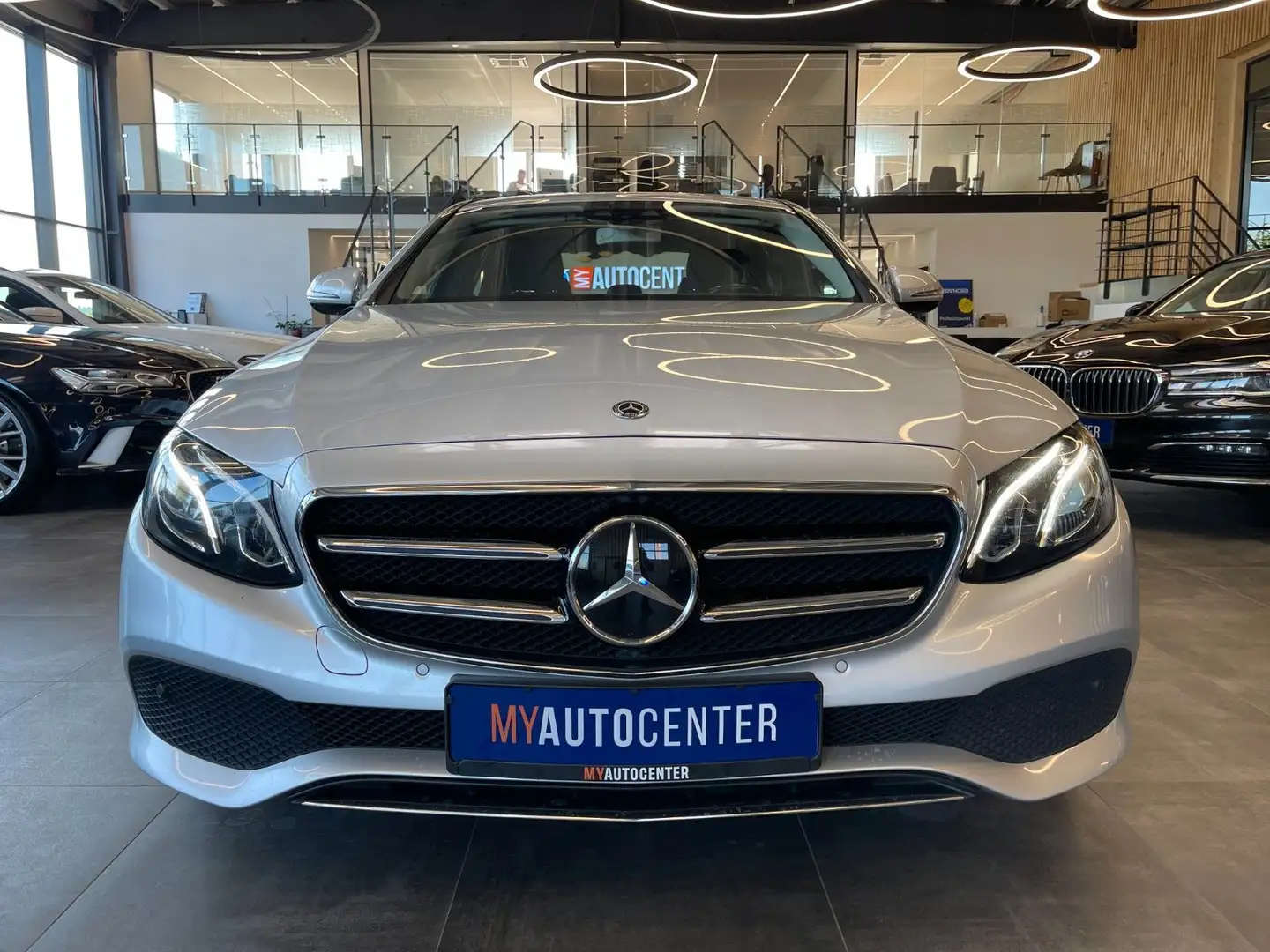 Mercedes-Benz E 350 d  *19%MwSt*ACC*AHK*LED*NAVI*WIDESCREEN* Silber - 2