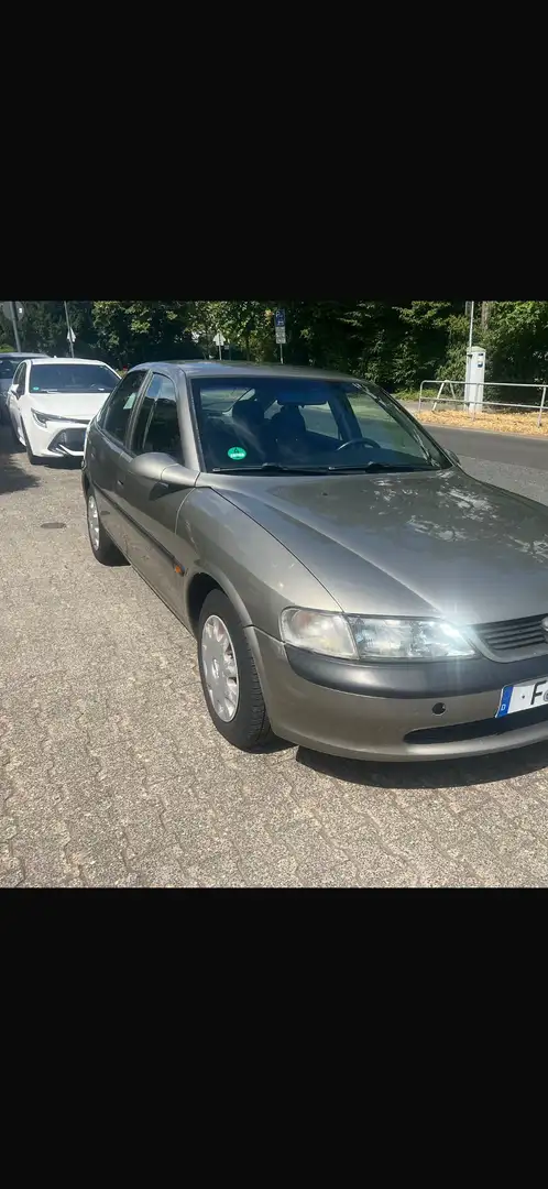 Opel Vectra 18 B-CC - 1