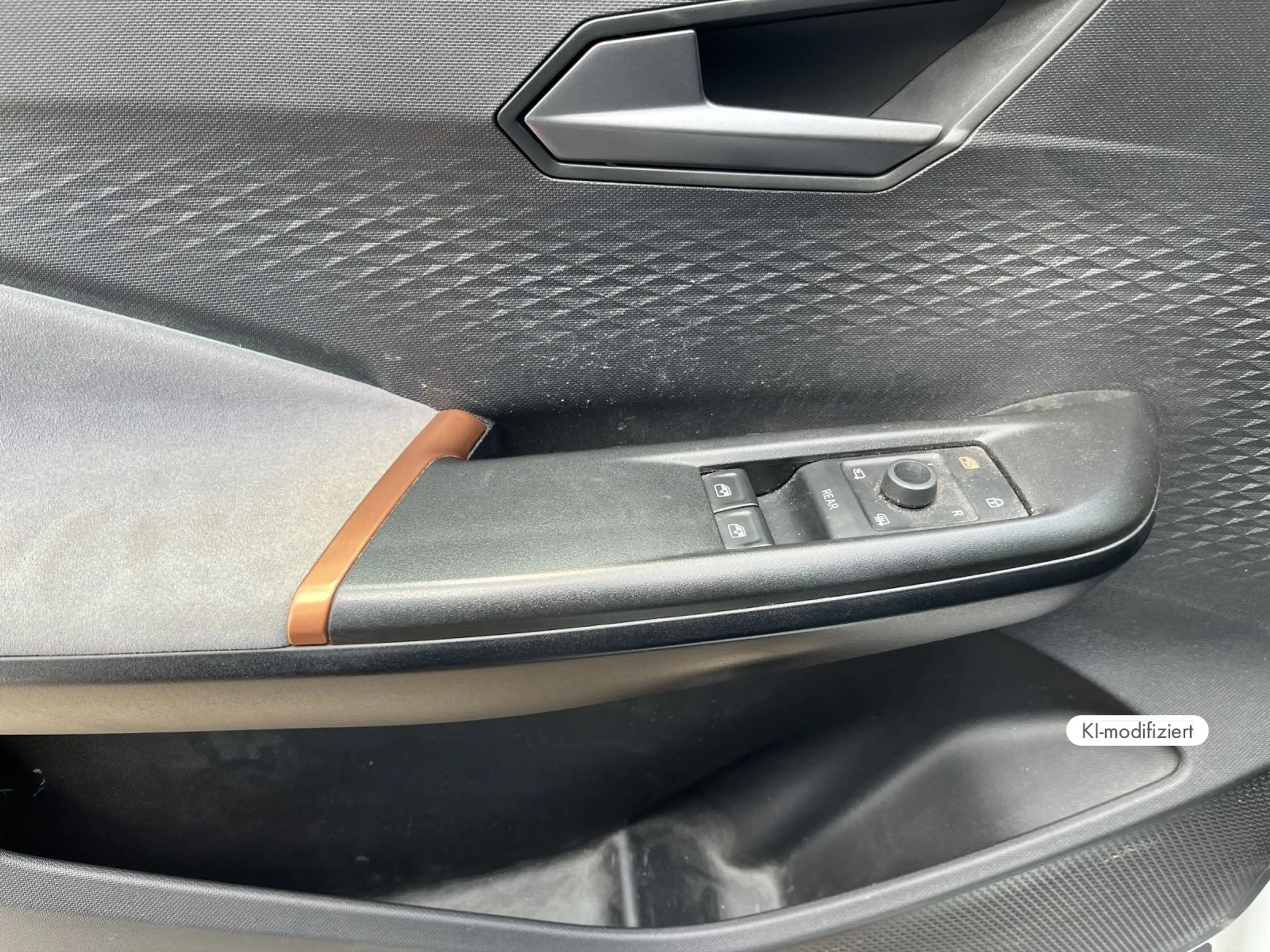 CUPRA Born 62 kWh SHZ FULL LINK PDC DAB+ GJR — photo 13