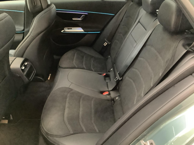 Mercedes-Benz E 220 d 4MATIC T-Modell AMG+NIGHT+19"+KEYLESS-GO — photo 14