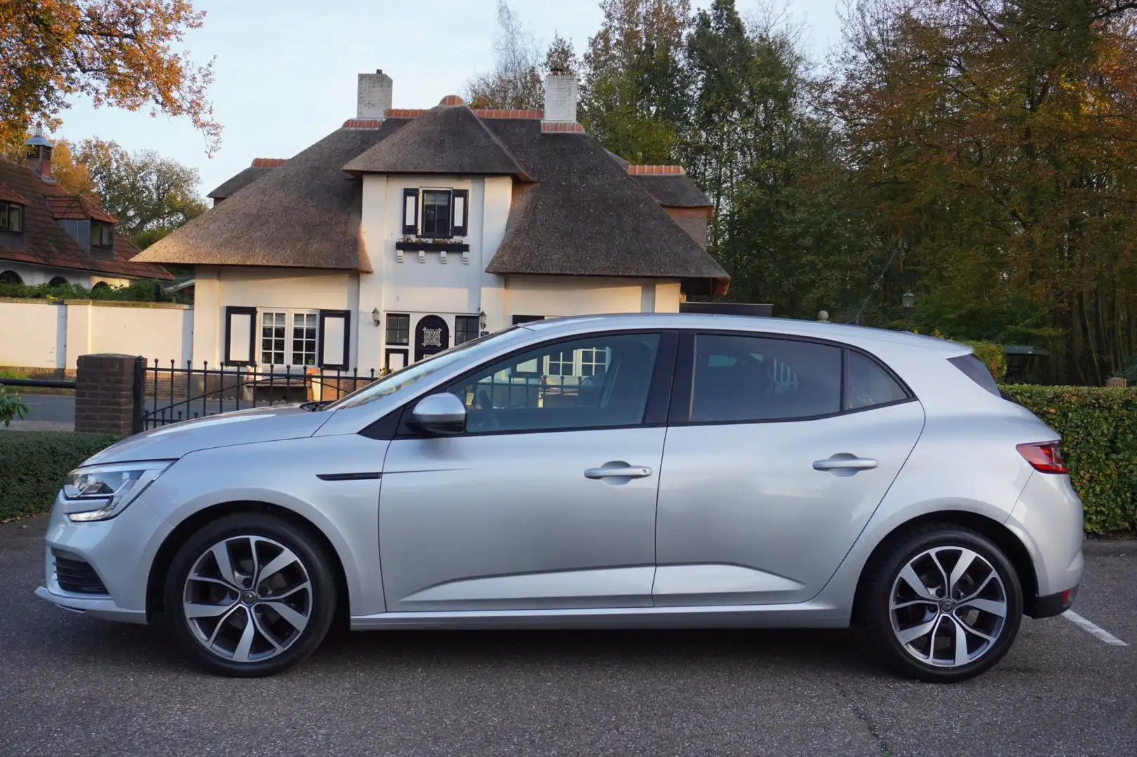 Renault Megane 1.2 TCe Zen Grijs - 2