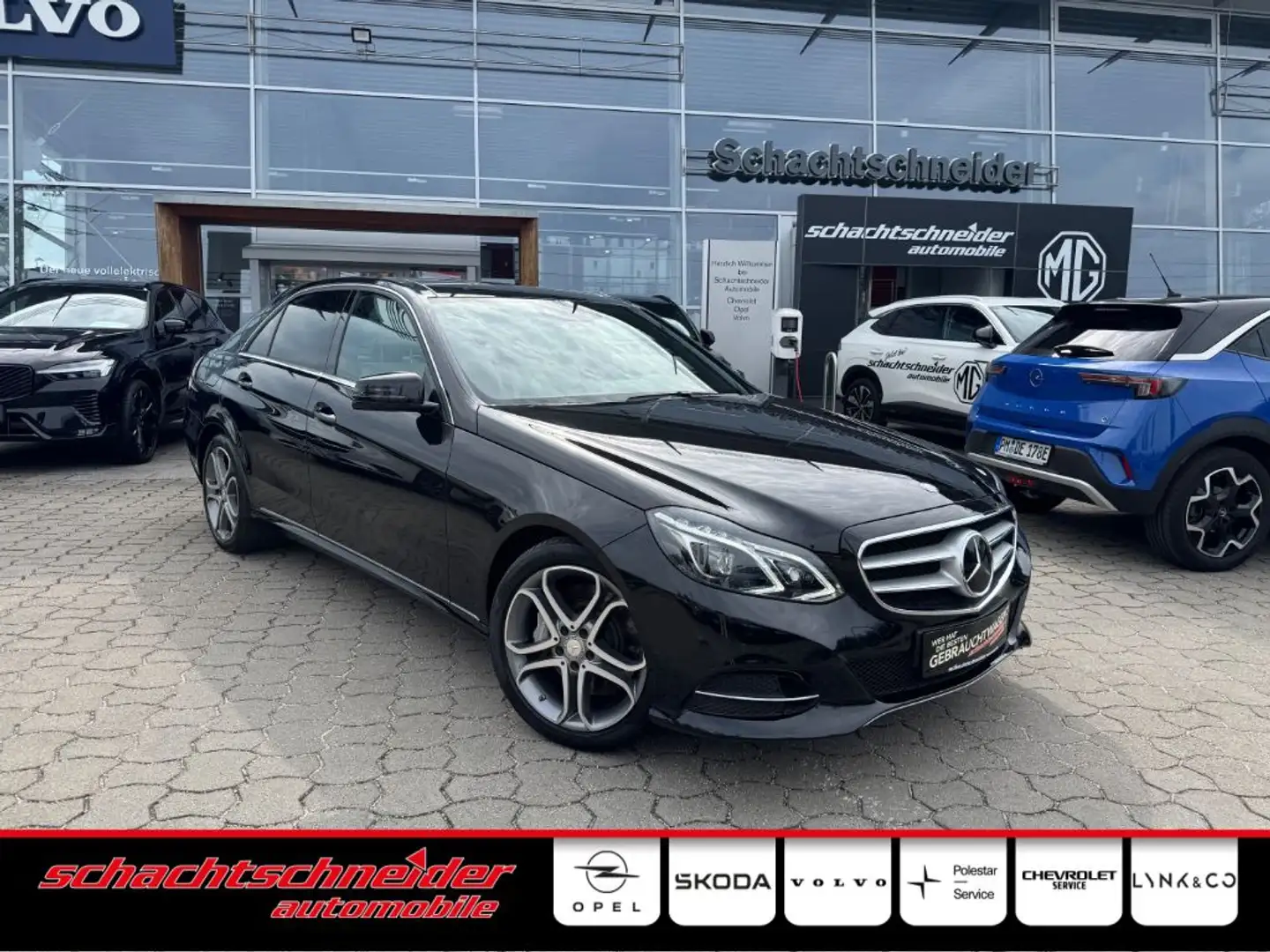 Mercedes-Benz E 400 Avantgarde 7-G Tron+Pano+Distronic+SportPak Schwarz - 1