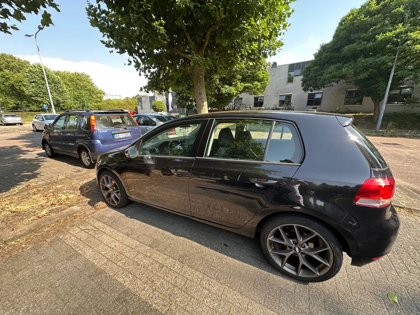 Volkswagen Golf Golf 1.2 TSI Comfl. BlueM Zwart - 2