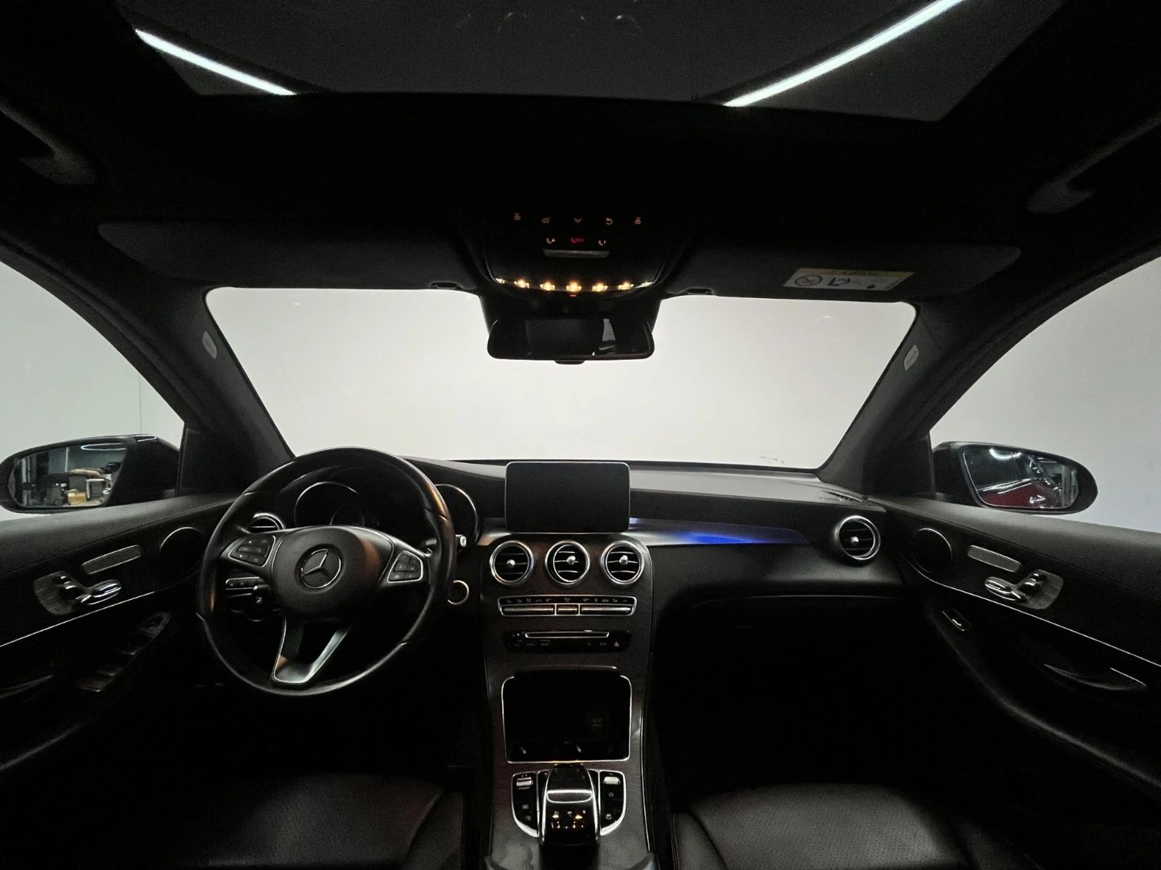 Mercedes-Benz GLC 300 4Matic AMG PANO ACC MEMORY RFK — photo 13