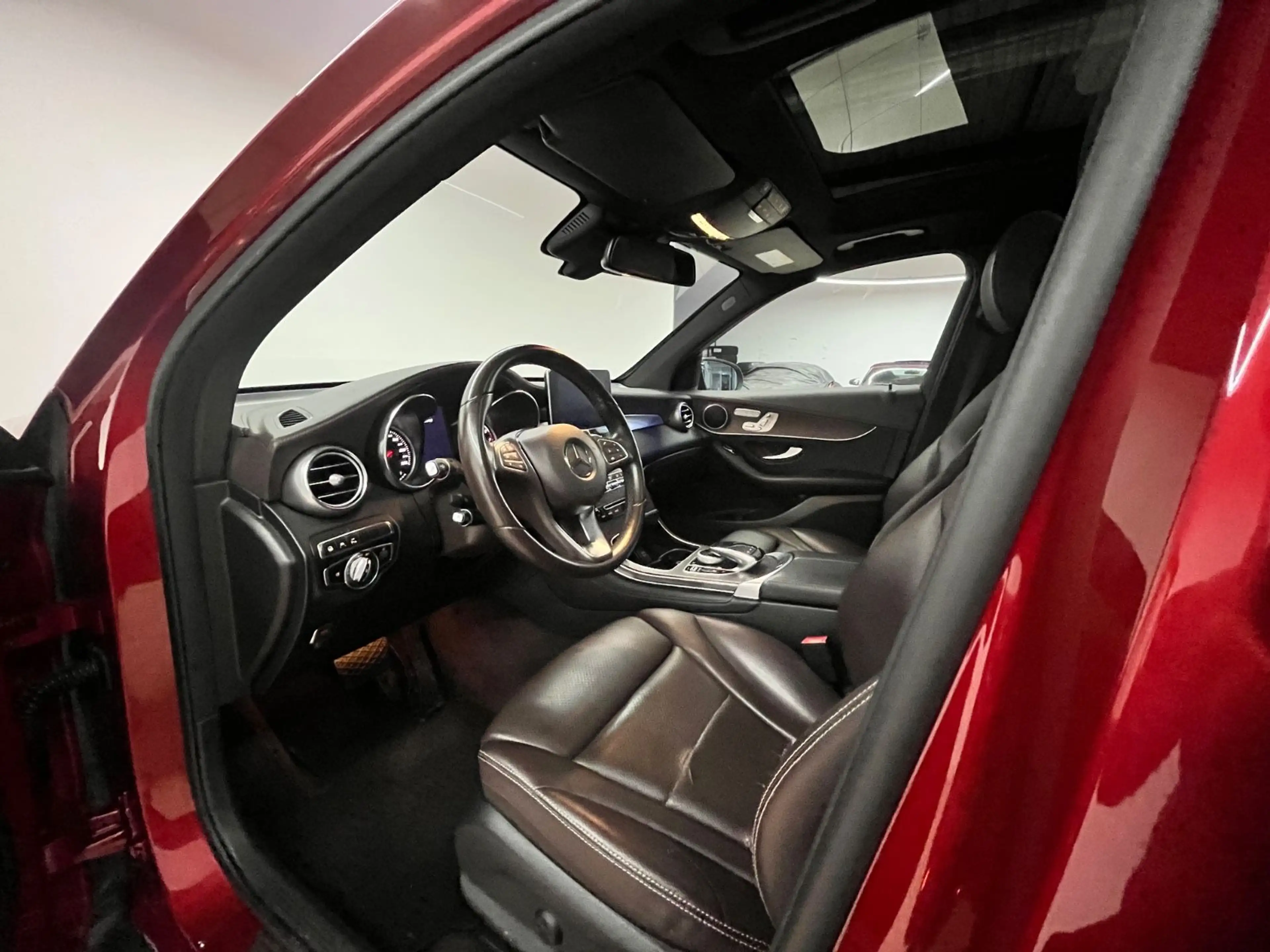Mercedes-Benz GLC 300 4Matic AMG PANO ACC MEMORY RFK — photo 12
