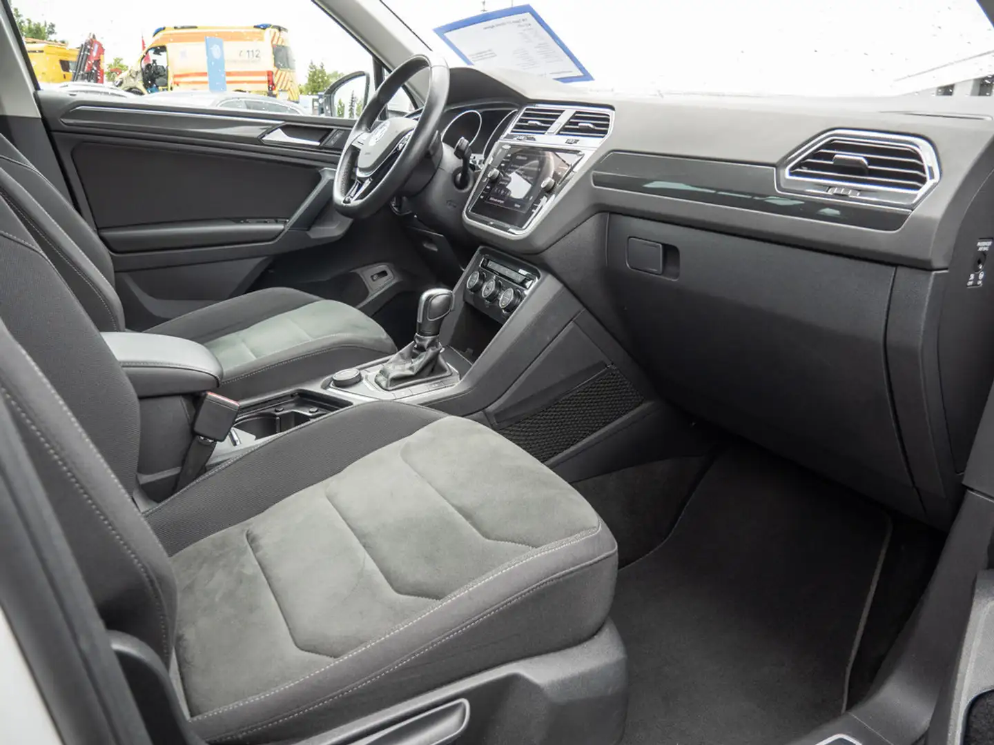 Volkswagen Tiguan 2.0 TSI Highline 4MOTION AHK ACC LED Weiß - 2