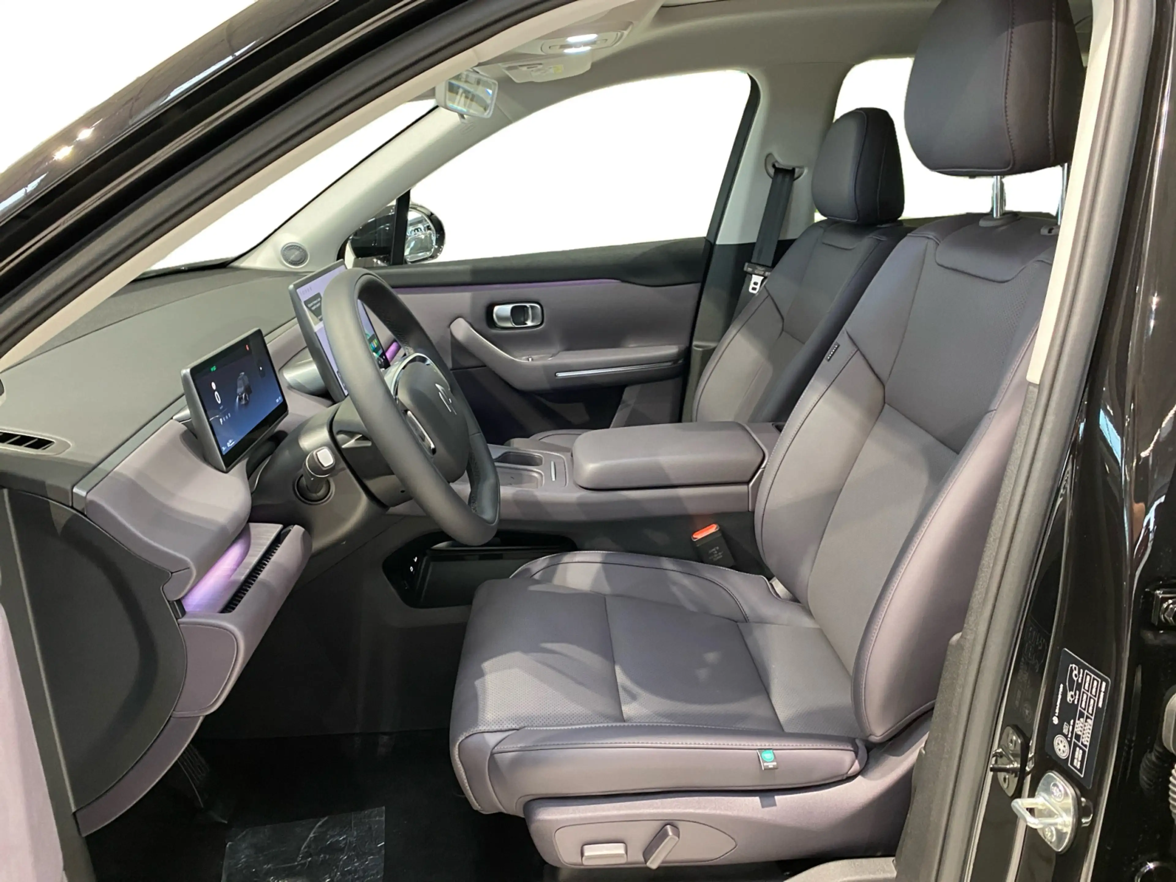 Leapmotor C10 REEV Design NEUWAGEN SOFORT VERFÜGBAR — photo 11