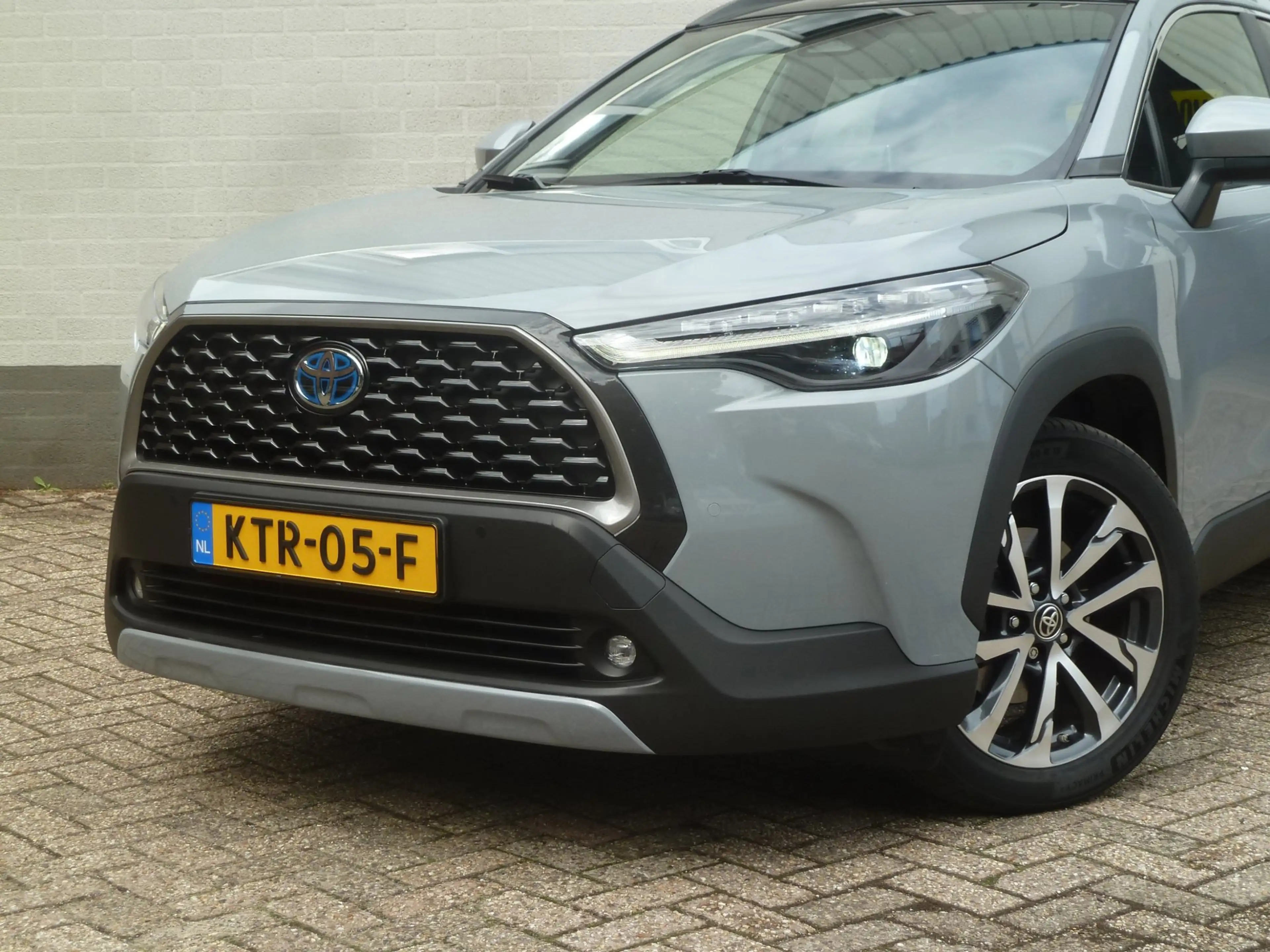 Toyota Corolla Cross Hybrid 200 Style|Panodak|Half-Leder|Adaptive-Cruis — photo 2