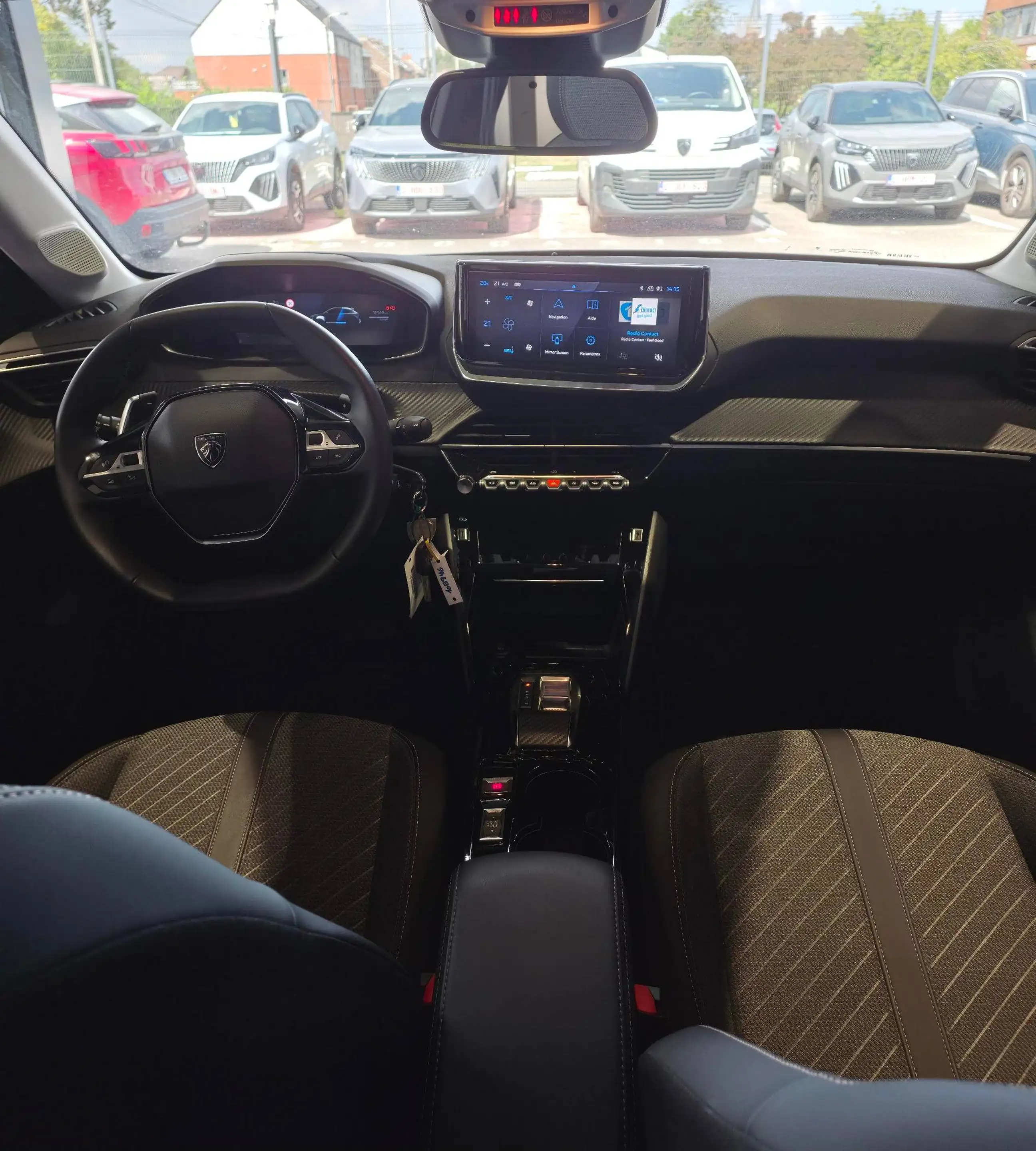 Peugeot 208 2008 1.2 Hybrid GT e-DCS GT — photo 7
