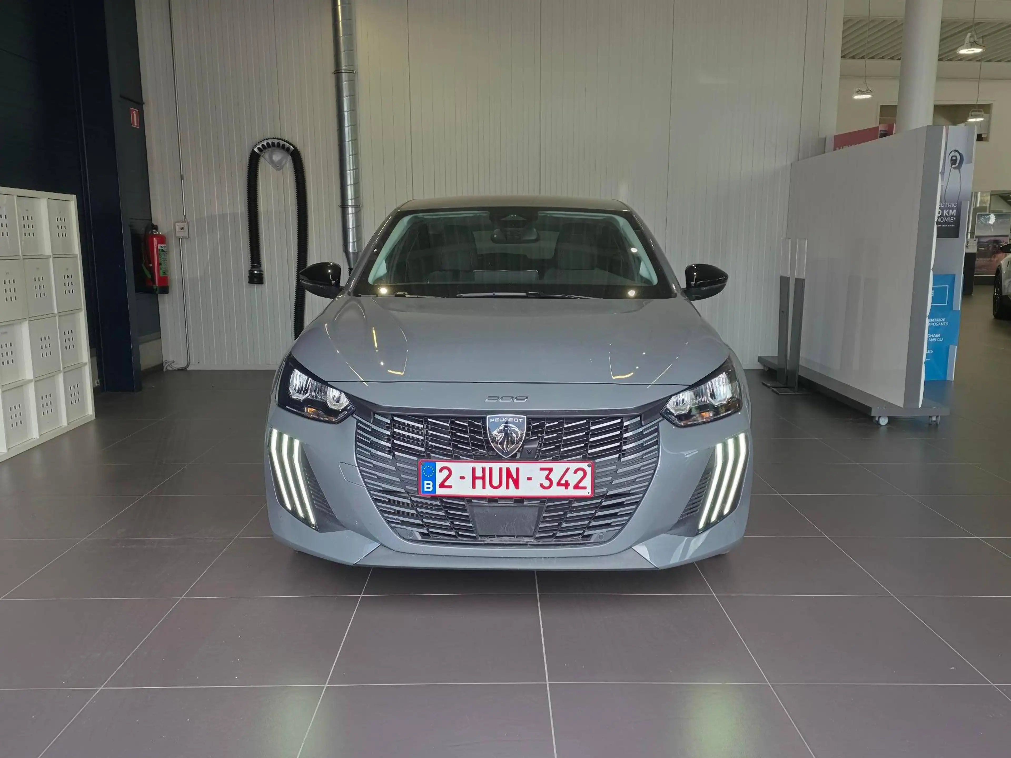 Peugeot 208 2008 1.2 Hybrid GT e-DCS GT — photo 2