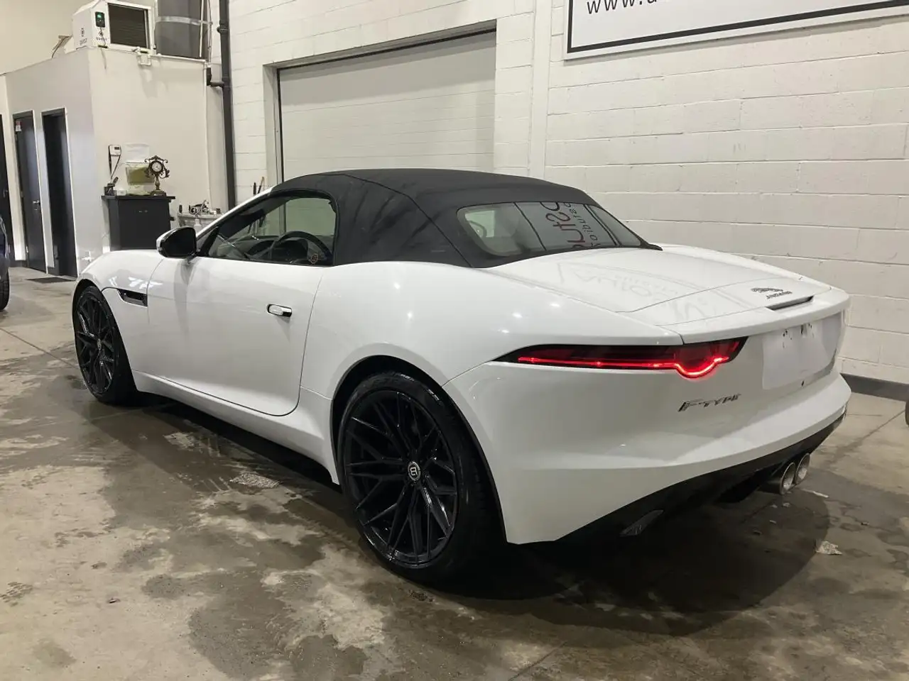 Jaguar F-Type снимка Jaguar F-Type