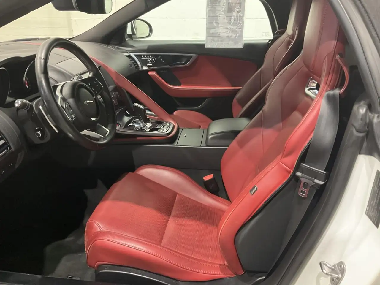 Jaguar F-Type снимка Jaguar F-Type