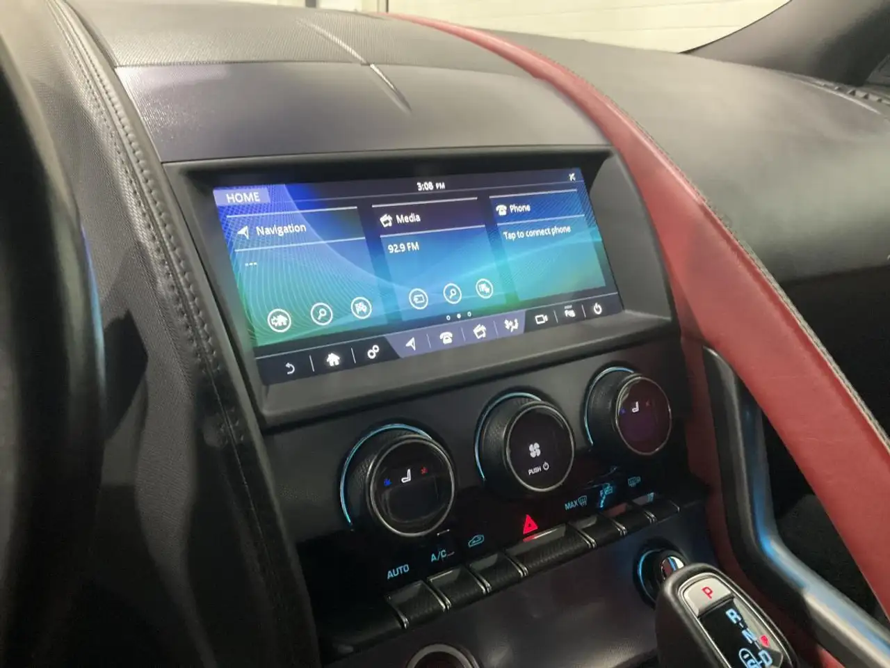 Jaguar F-Type снимка Jaguar F-Type