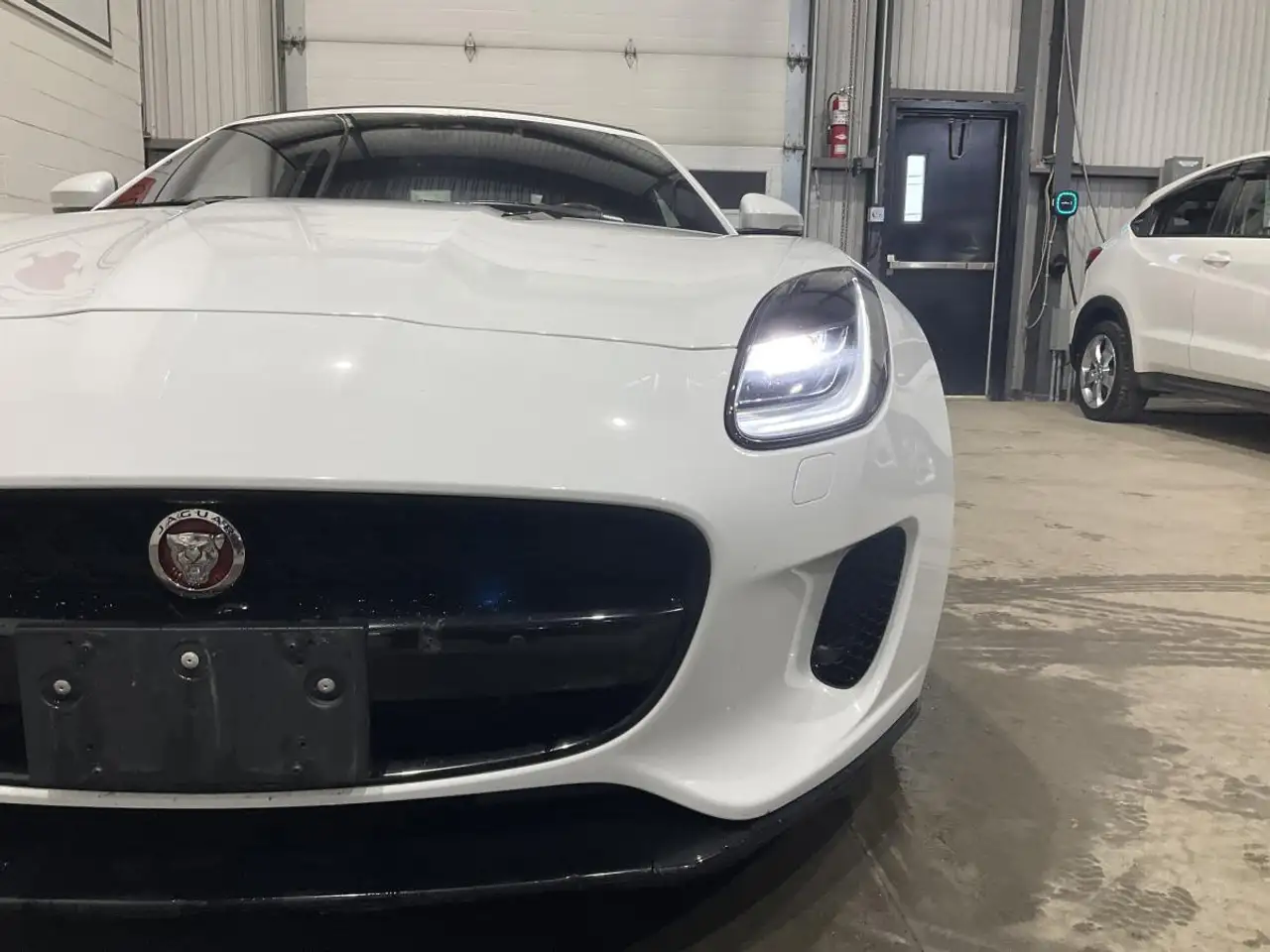 Jaguar F-Type снимка Jaguar F-Type